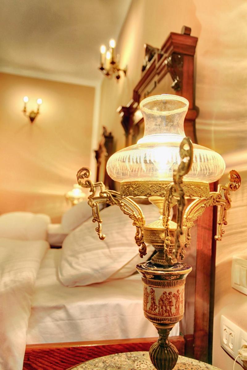 Deluxe Double Room - Photo 15