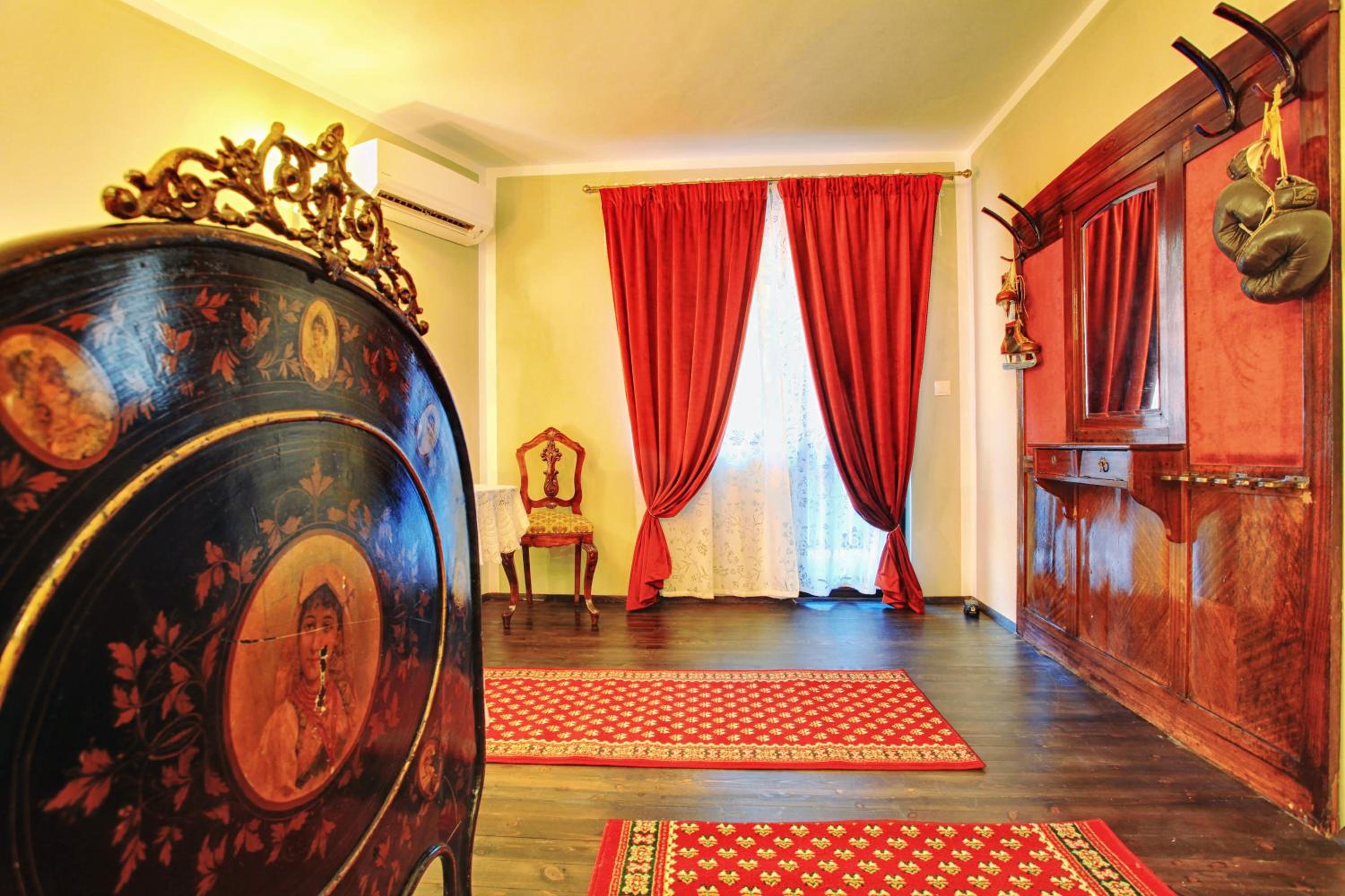 Deluxe Twin Room - Photo 12