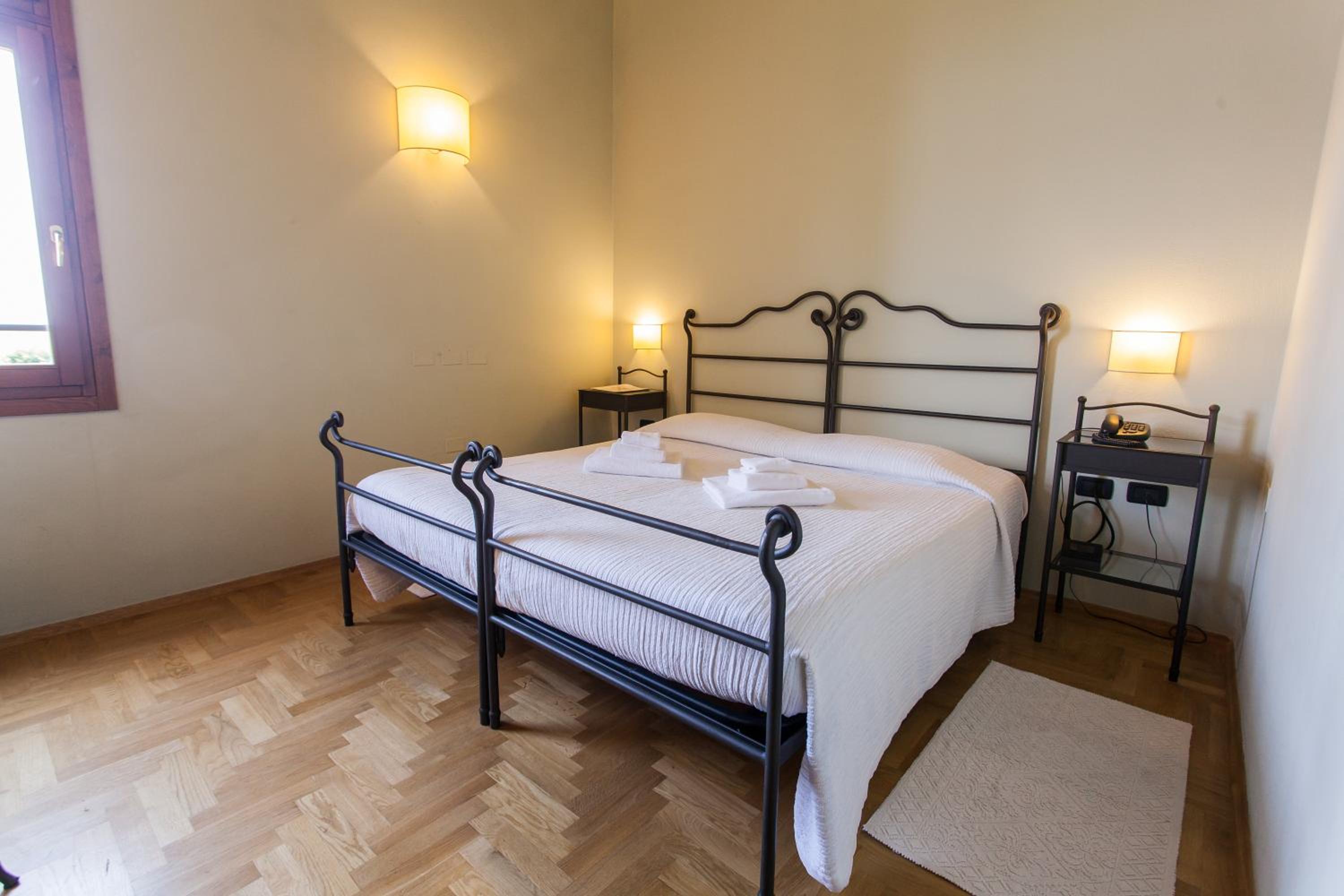 Double or Twin Room - Photo 21
