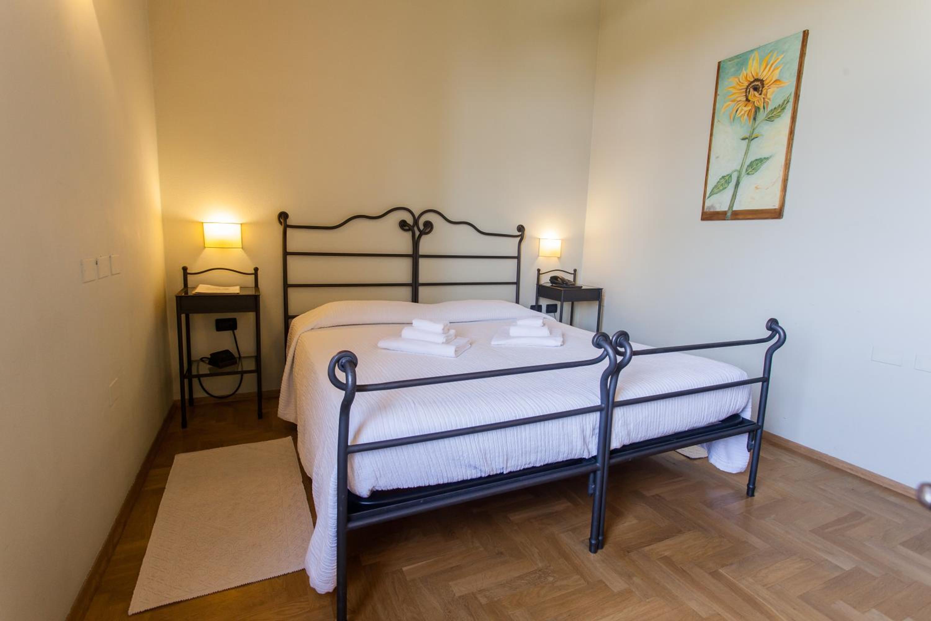 Double or Twin Room - Photo 6