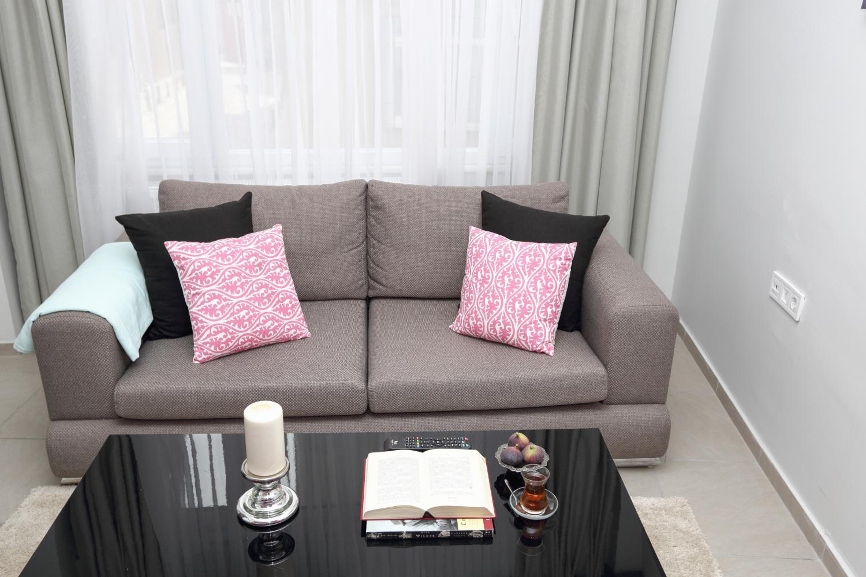Two-Bedroom Apartment With Balcony photo 2