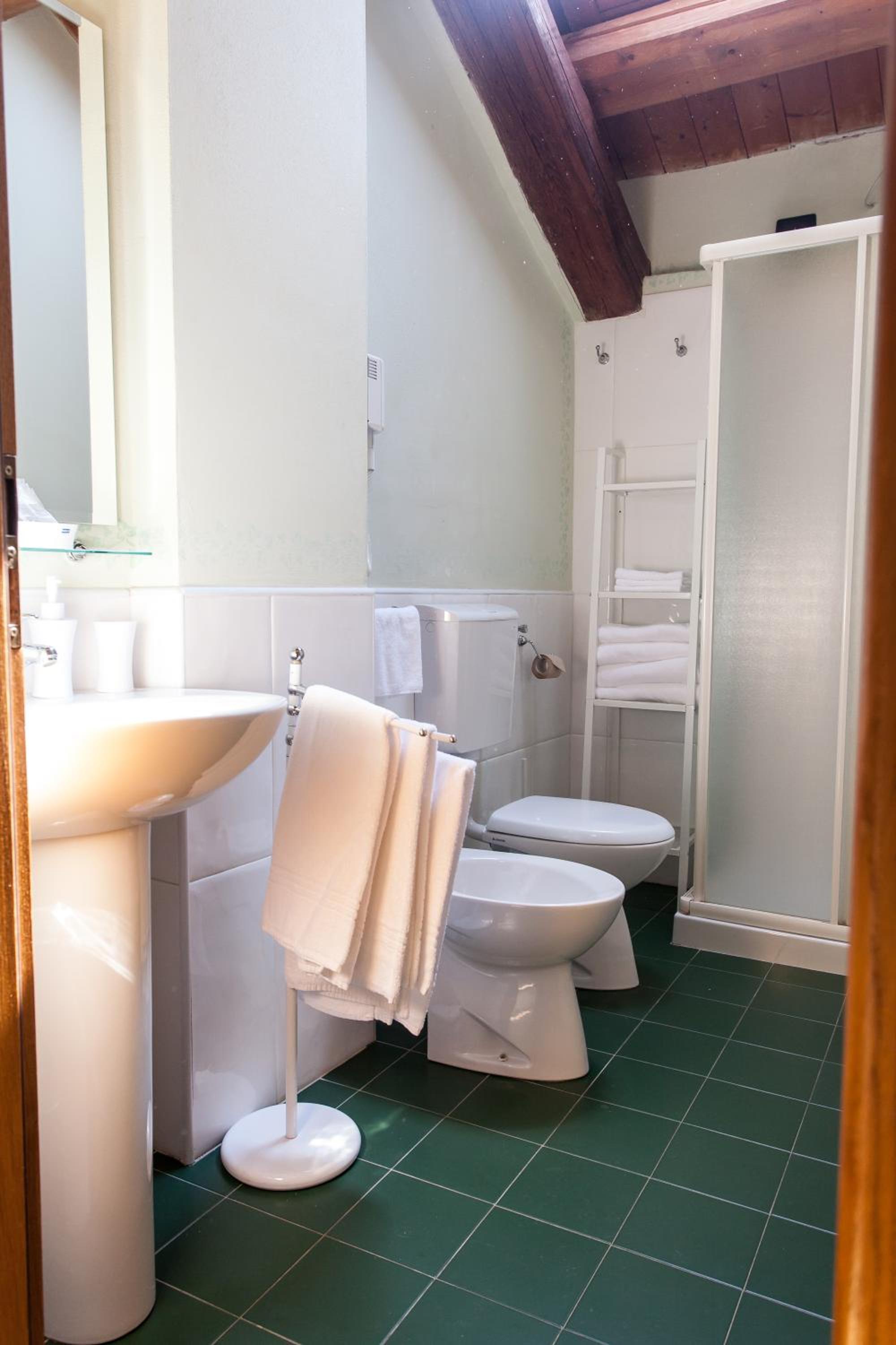 Junior Suite (4 Adults) - Photo 7