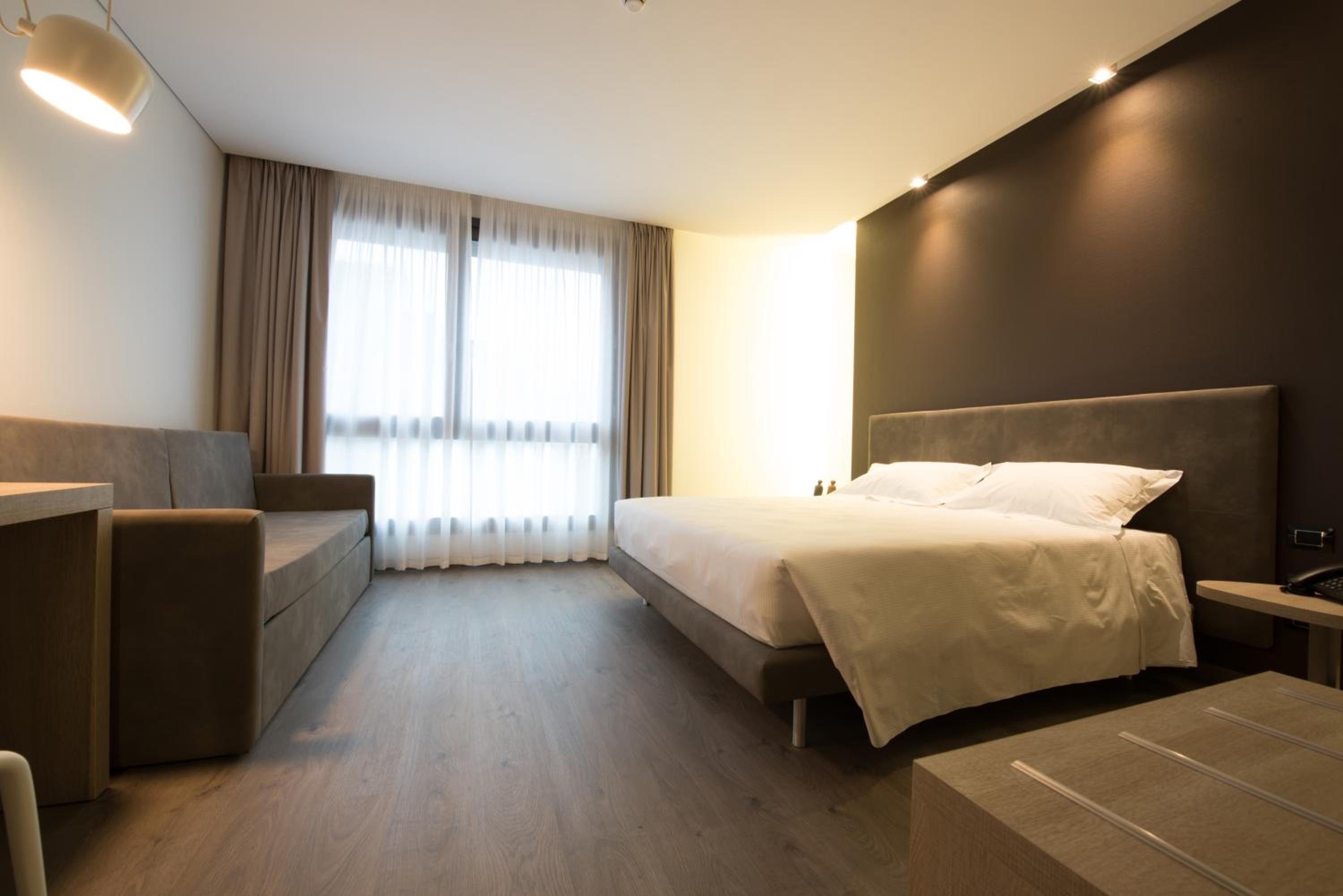 Basic Triple Room photo 1