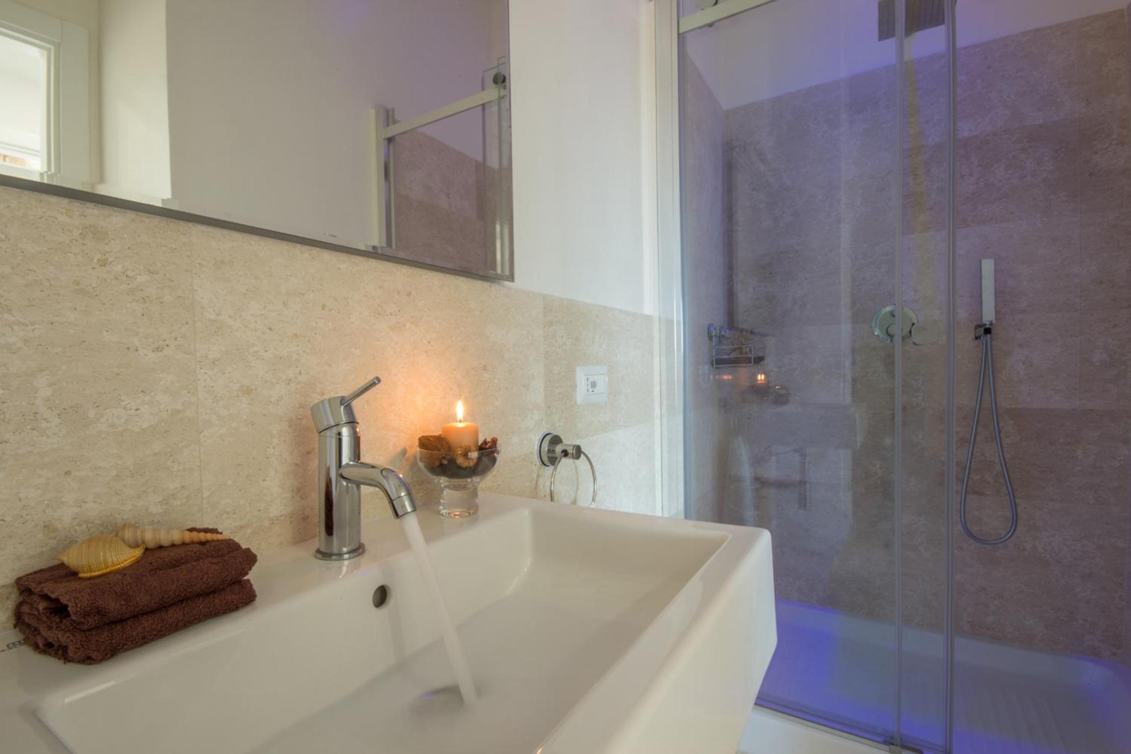 Penthouse Apartment - Photo 26