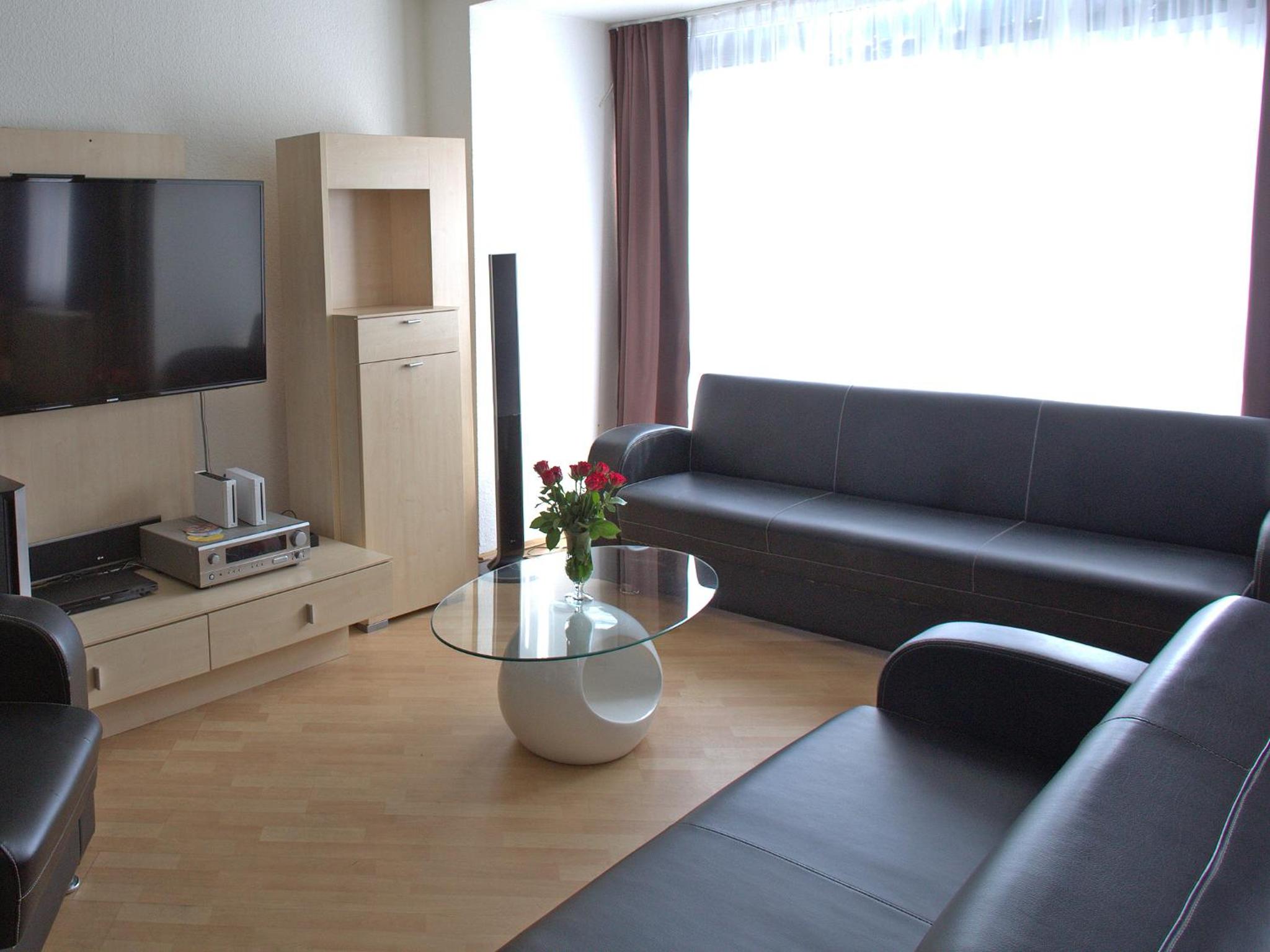 Family Room - Photo 7