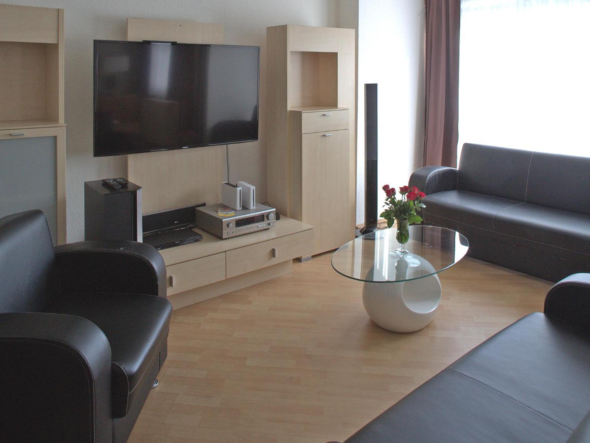 Family Room - Photo 6