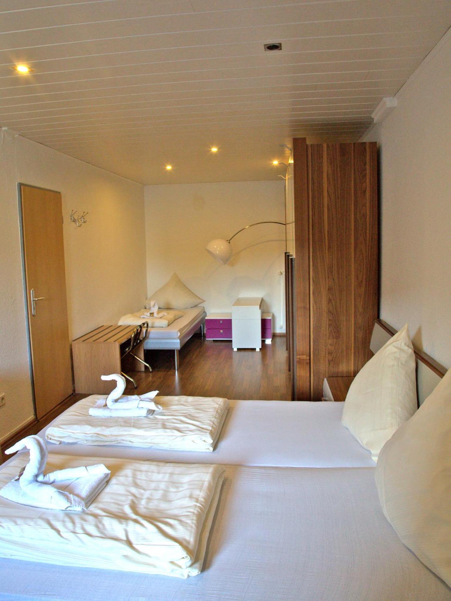 Family Room - Photo 10