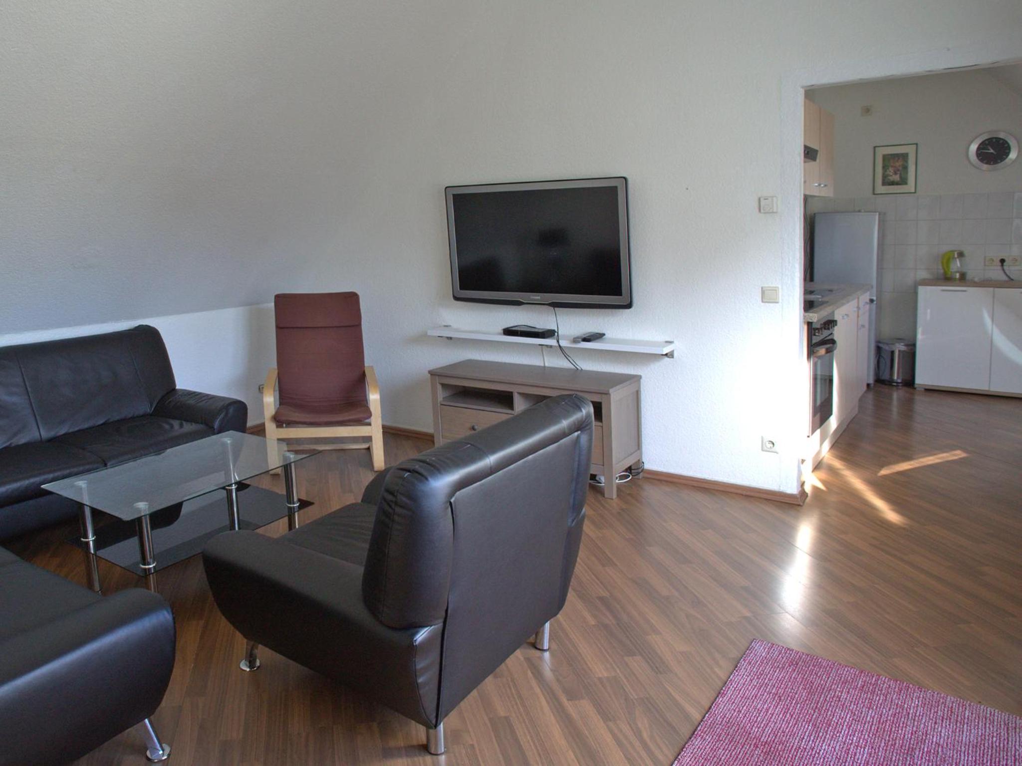Family Room - Photo 18
