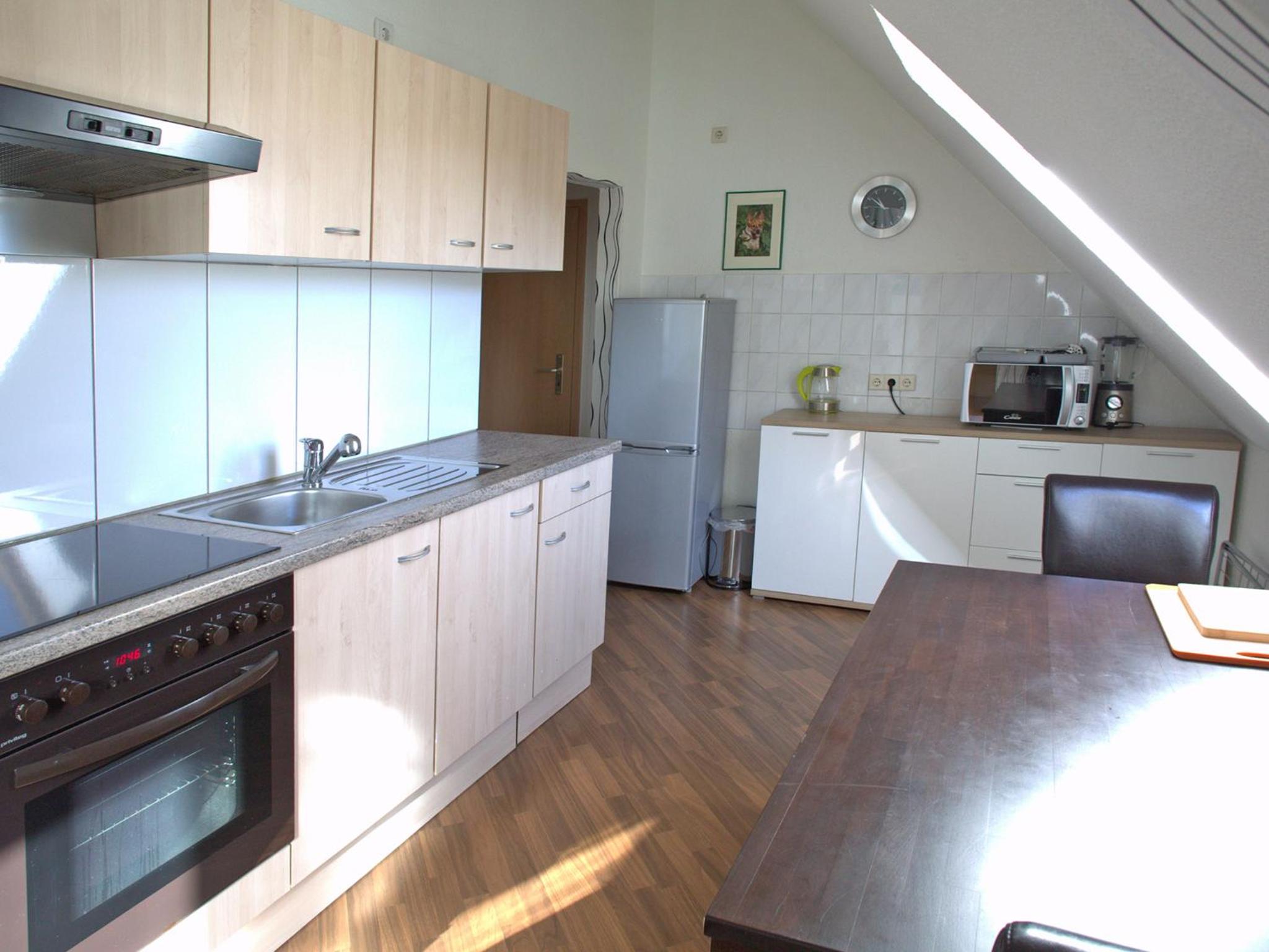 Family Room - Photo 2
