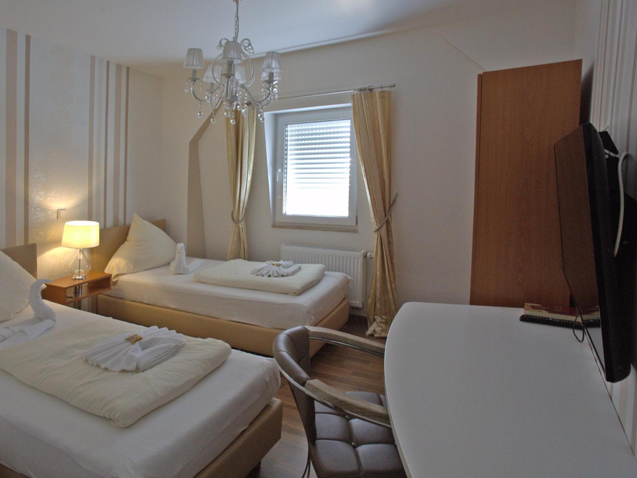 Double Room - Photo 4