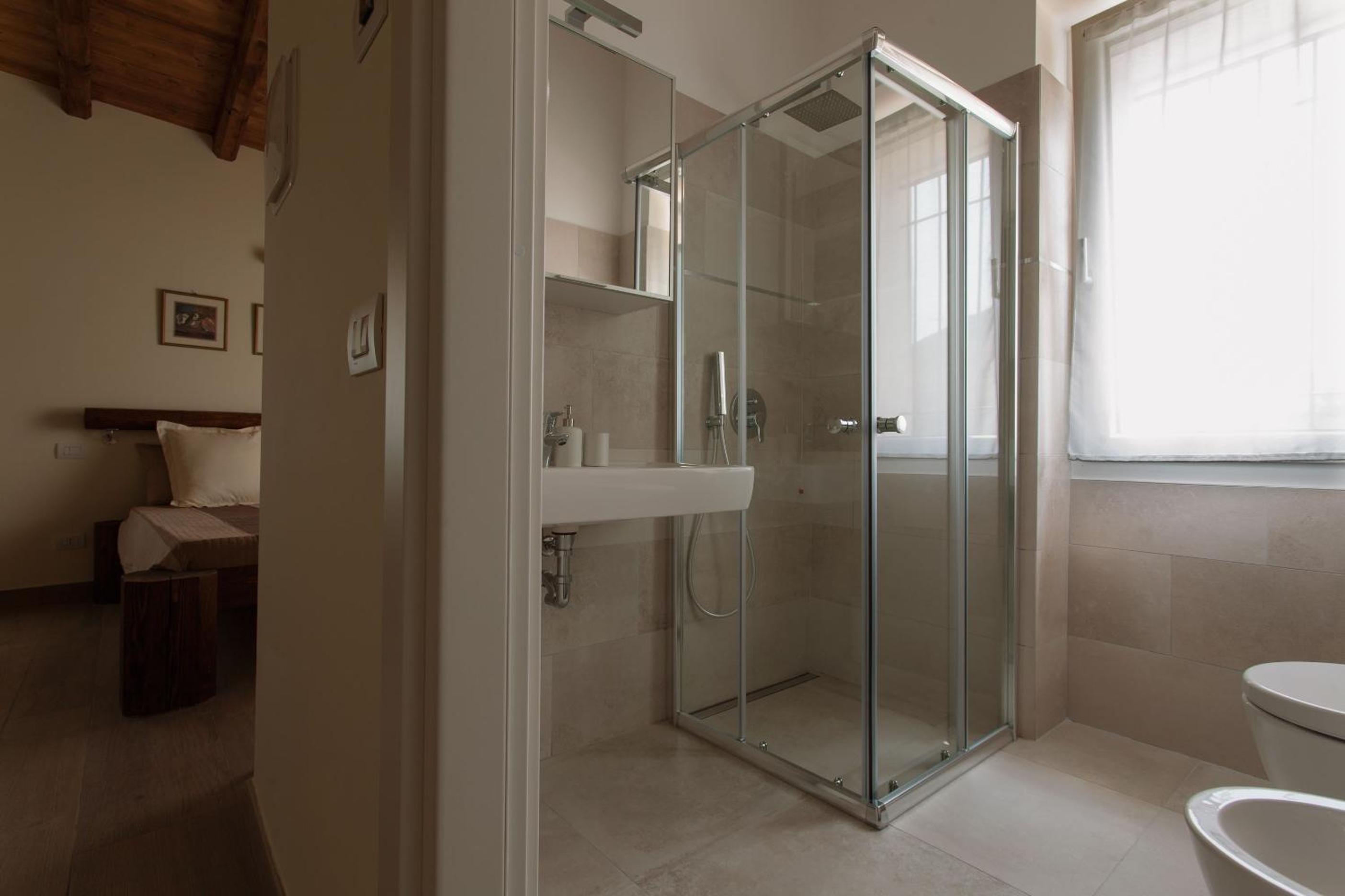 Double Room - Photo 4