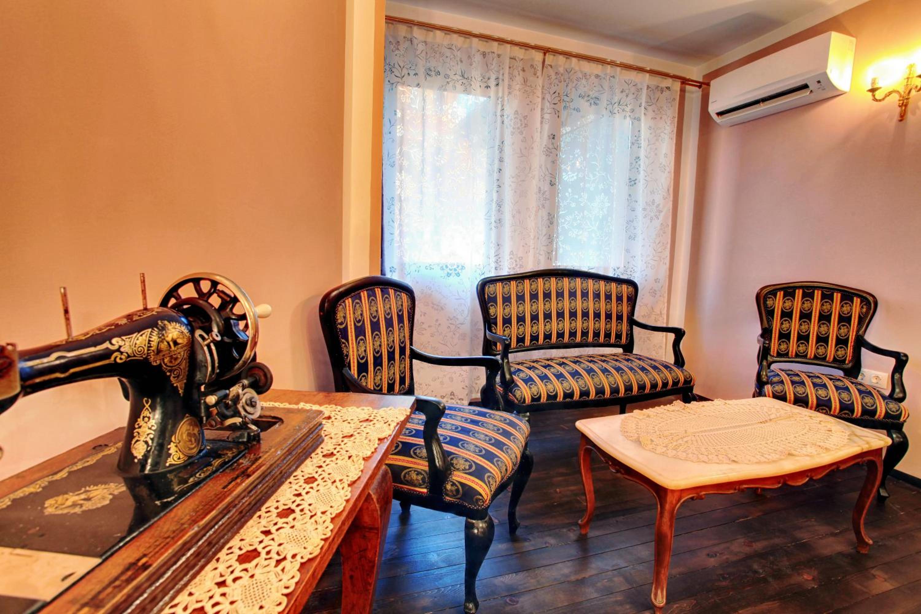 Deluxe Double Room - Photo 14