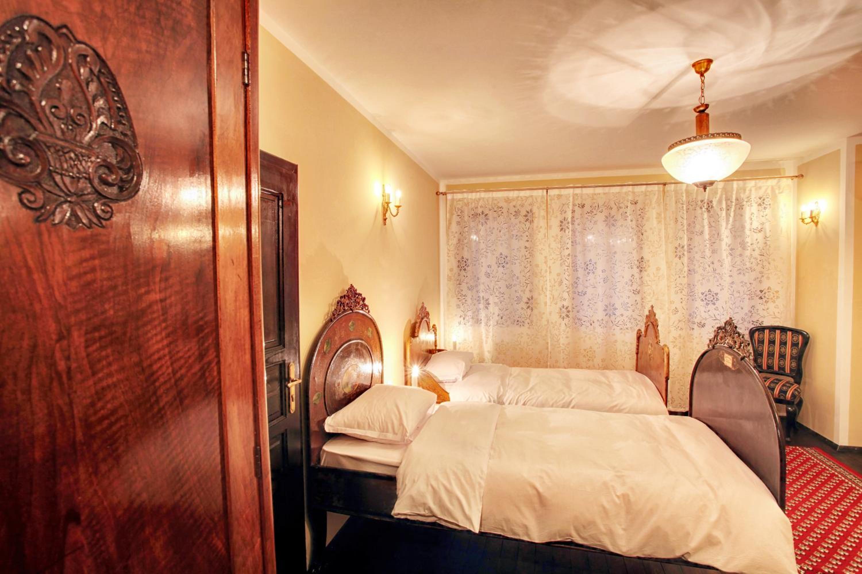 Deluxe Twin Room - Photo 8