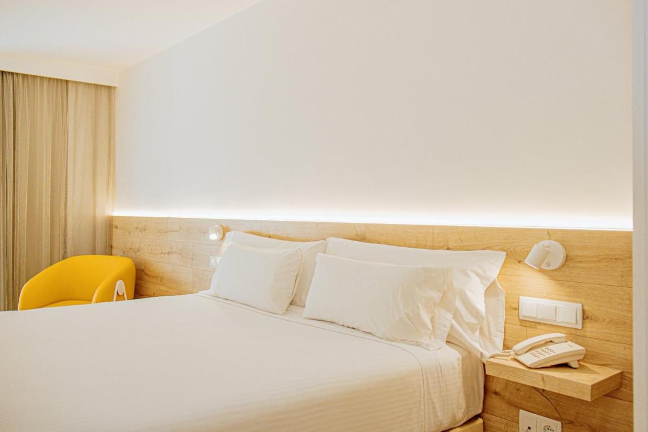 King Room with Balcony photo 2