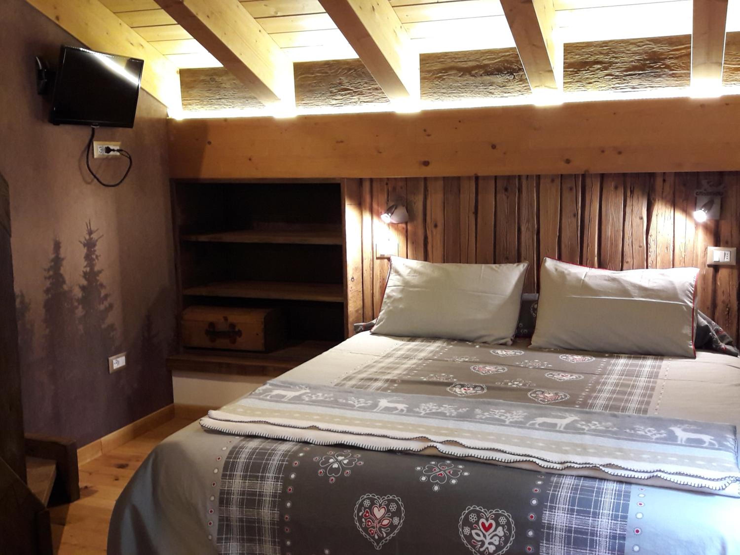 Apartment with Mountain View