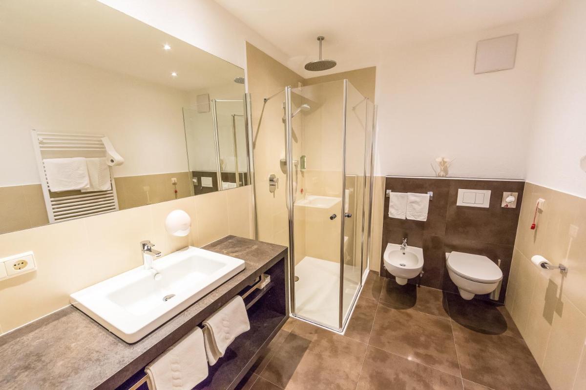 Deluxe Double Room with Balcony photo 1