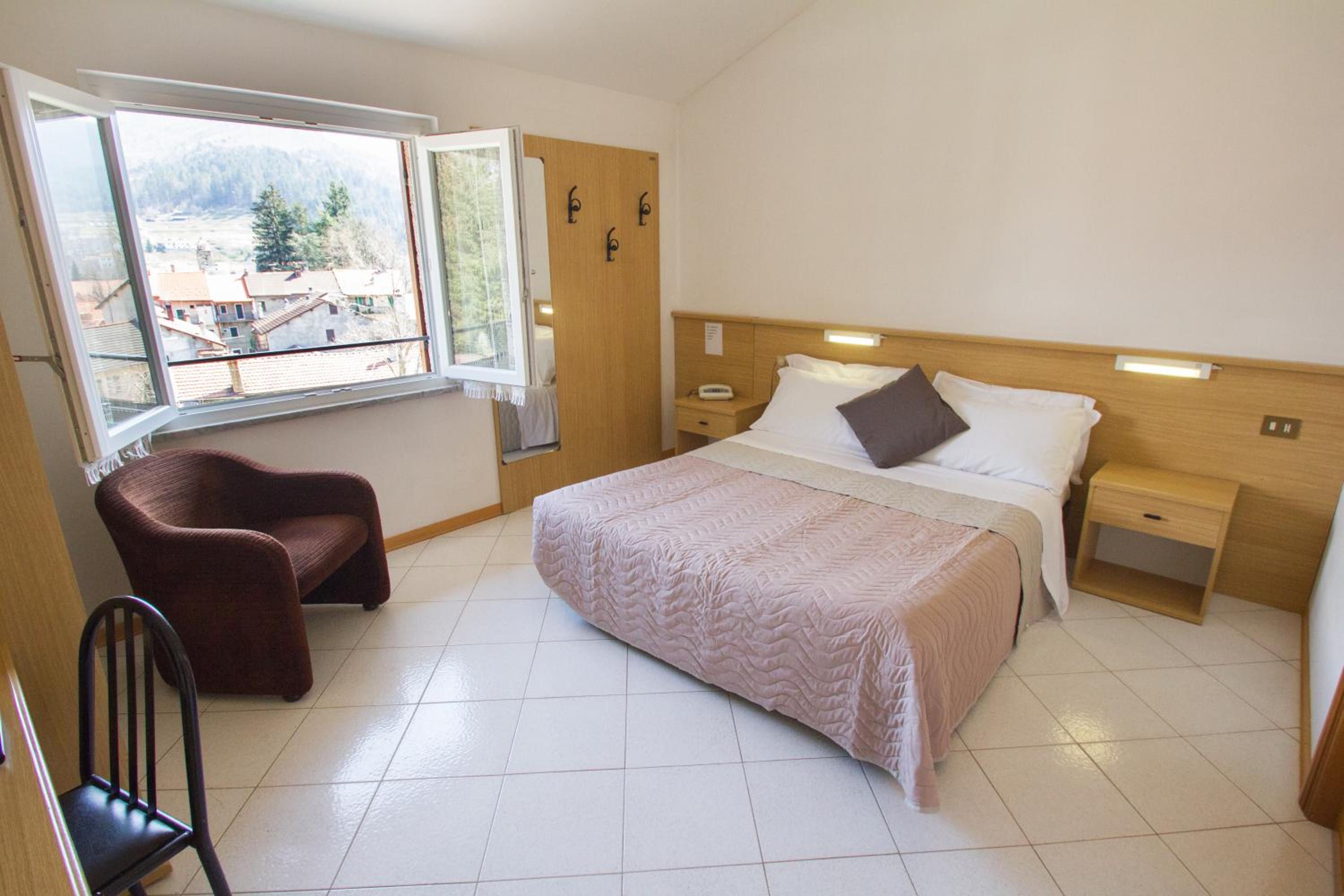 Economy Double or Twin Room photo 2