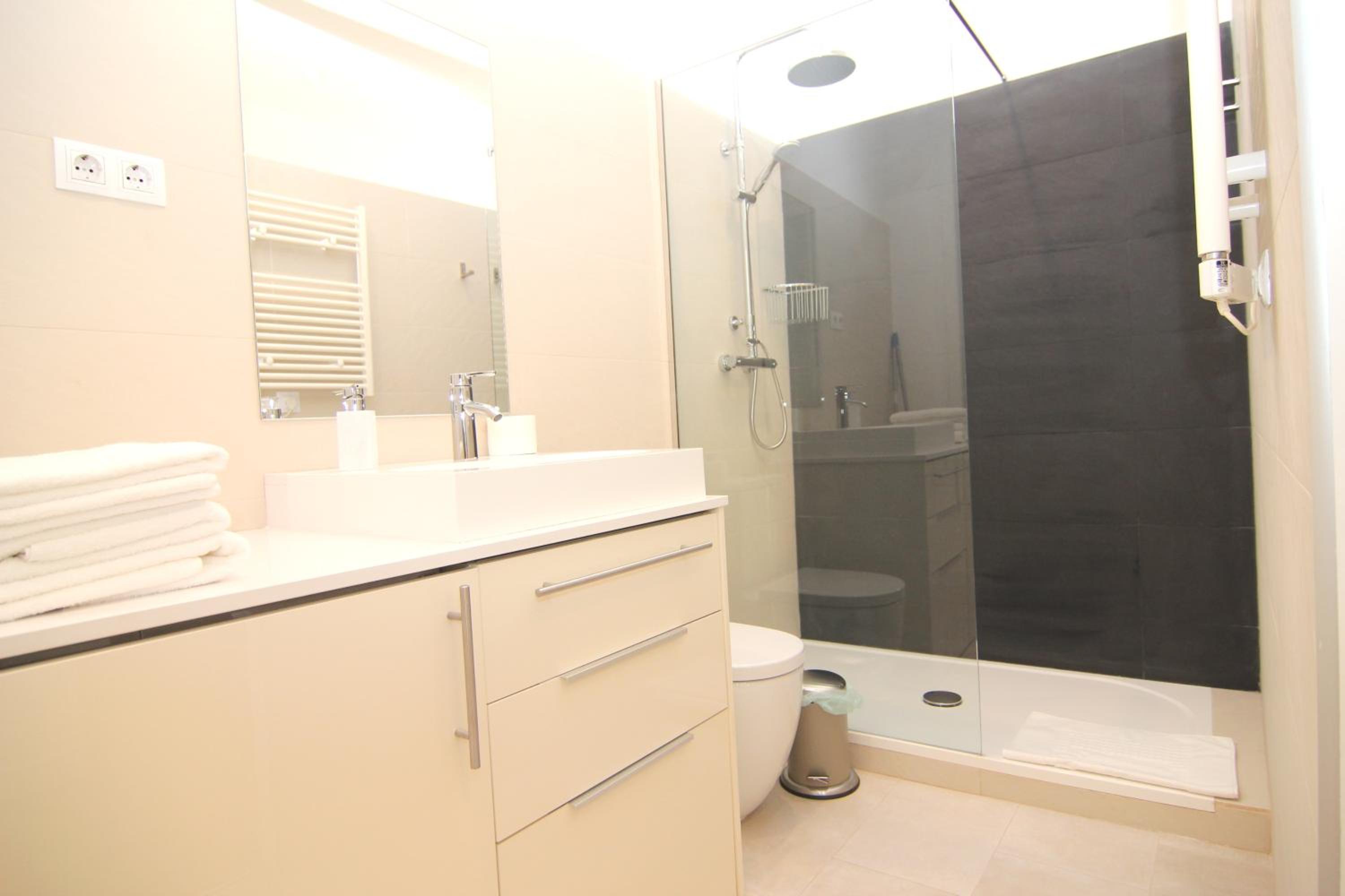 One-Bedroom Apartment - Photo 16