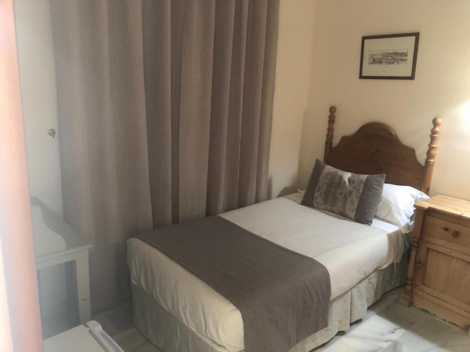 Economy Single Room