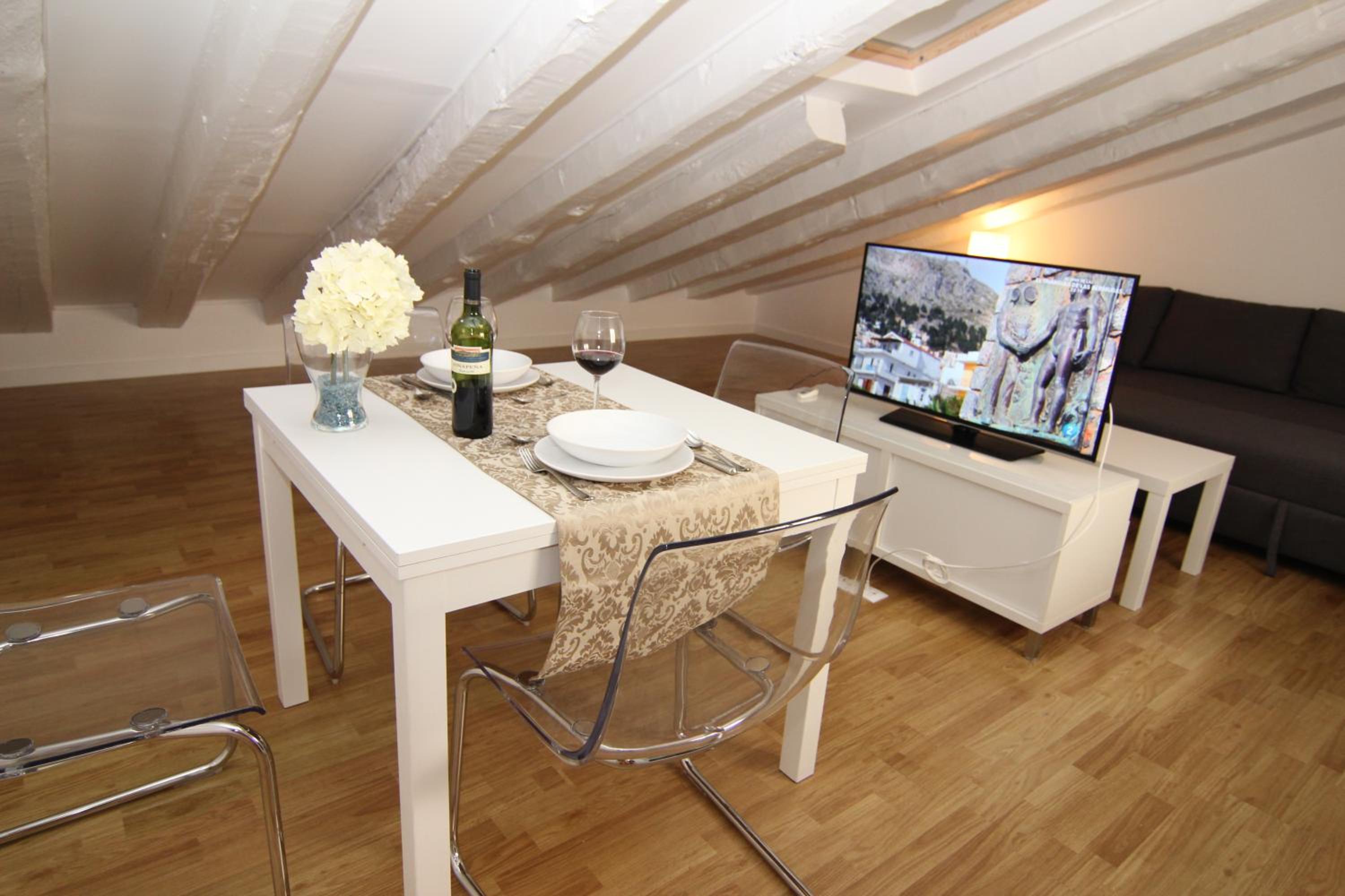 One-Bedroom Apartment - Photo 19