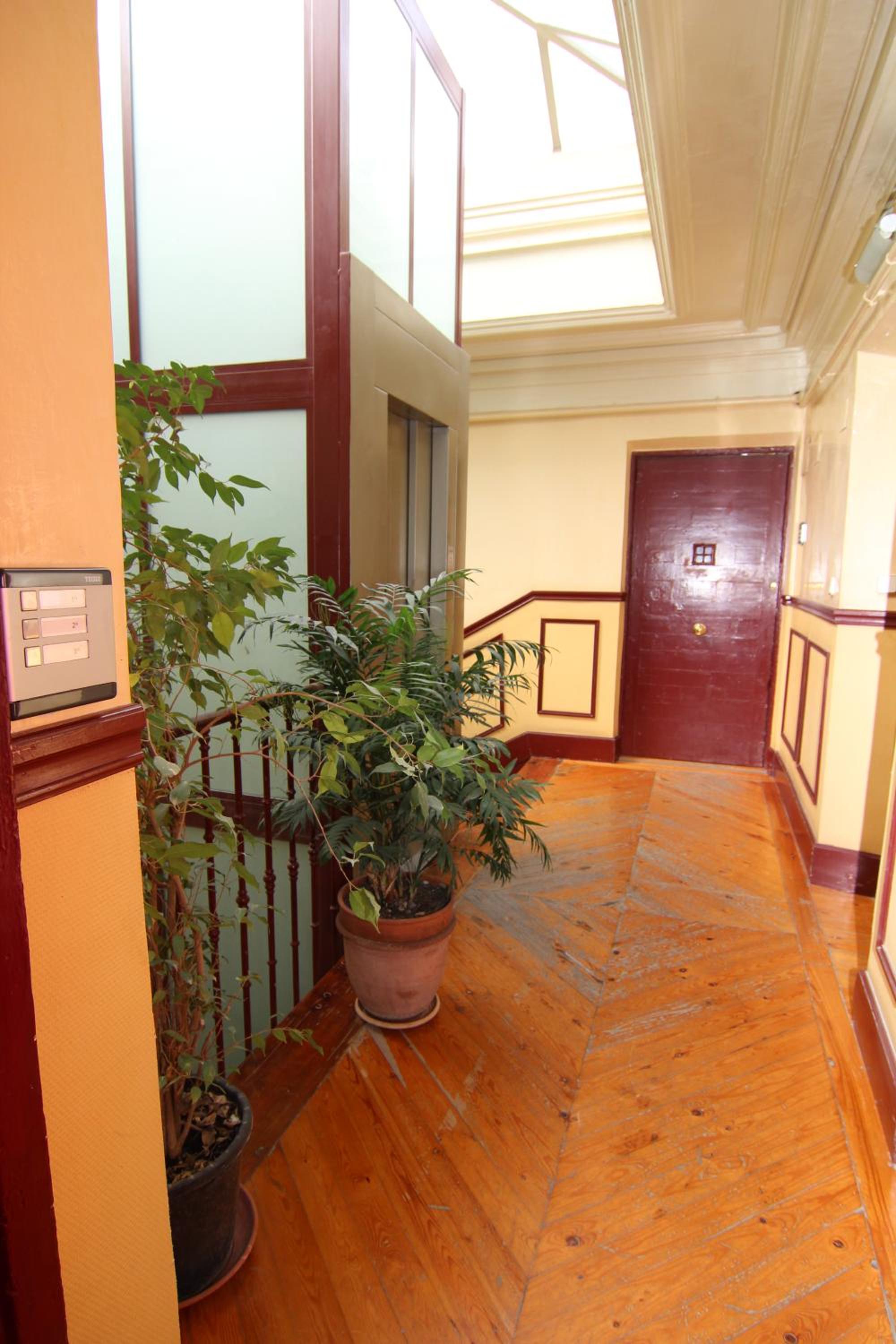 One-Bedroom Apartment - Photo 11