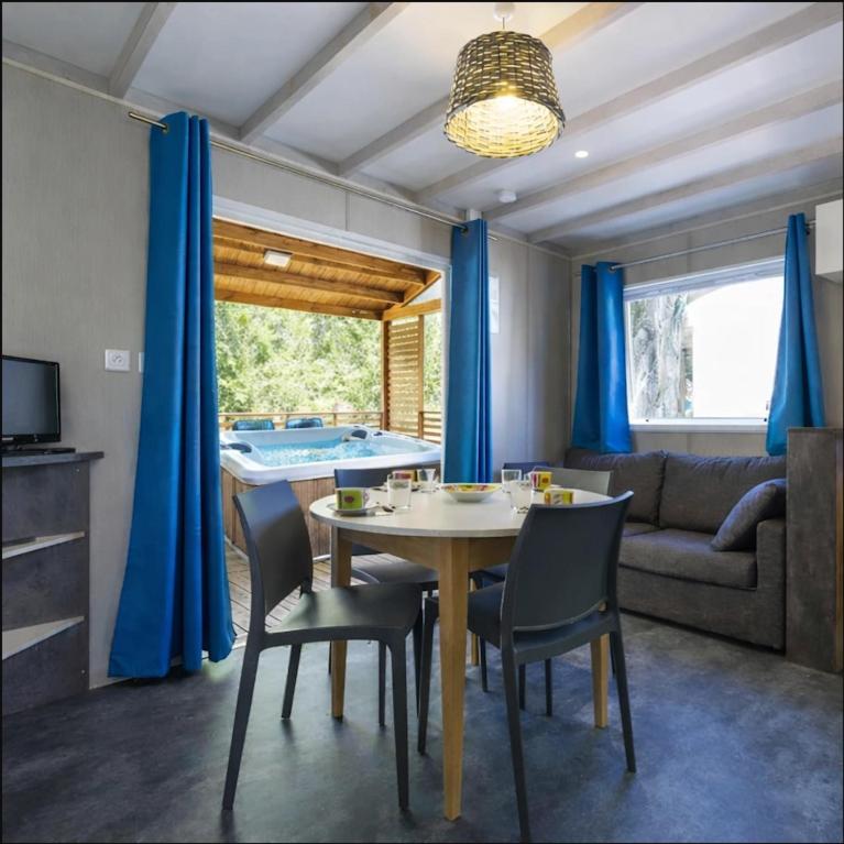 Chalet - Photo 2