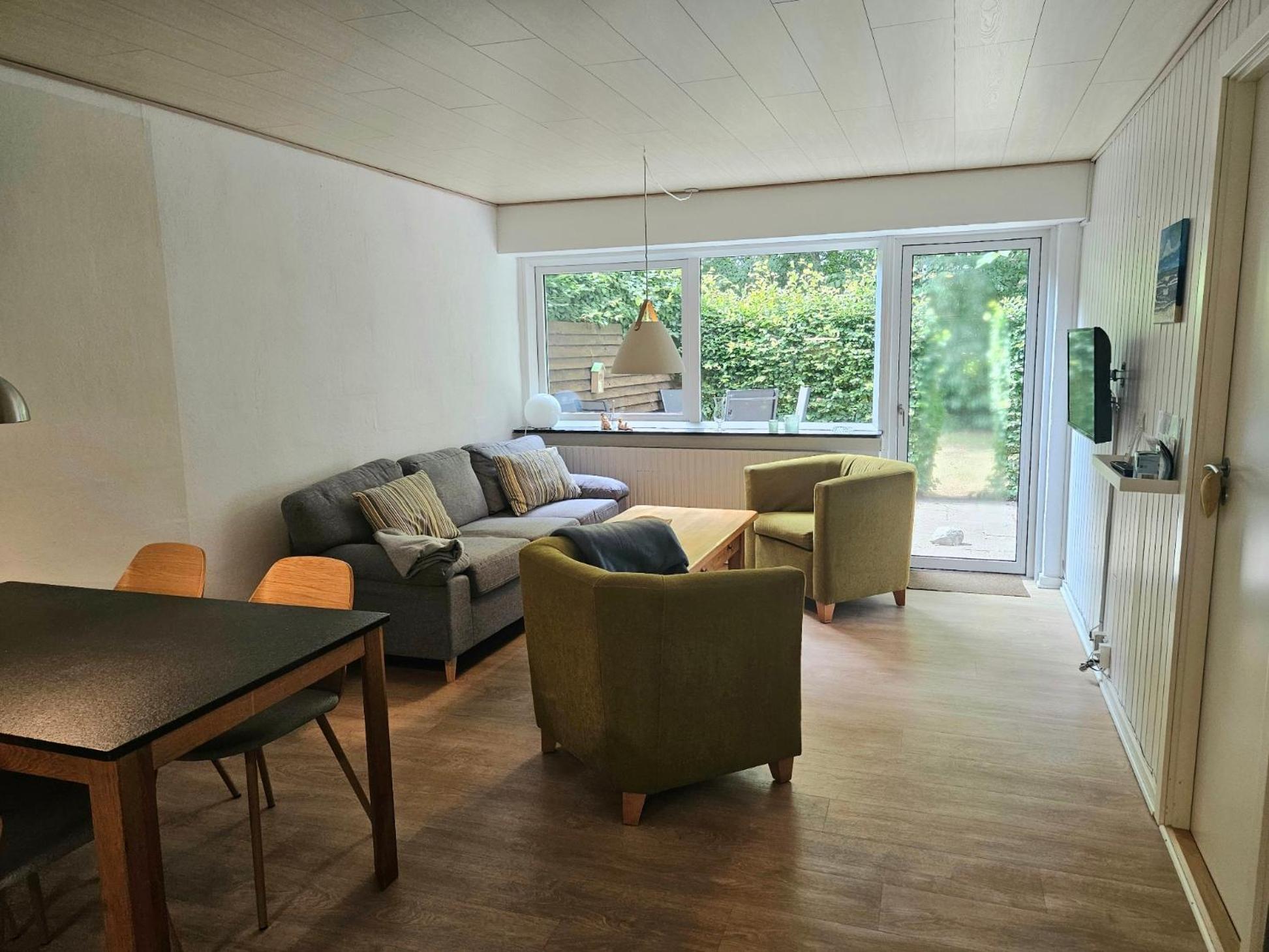 Two-Bedroom Apartment with Terrace photo 2