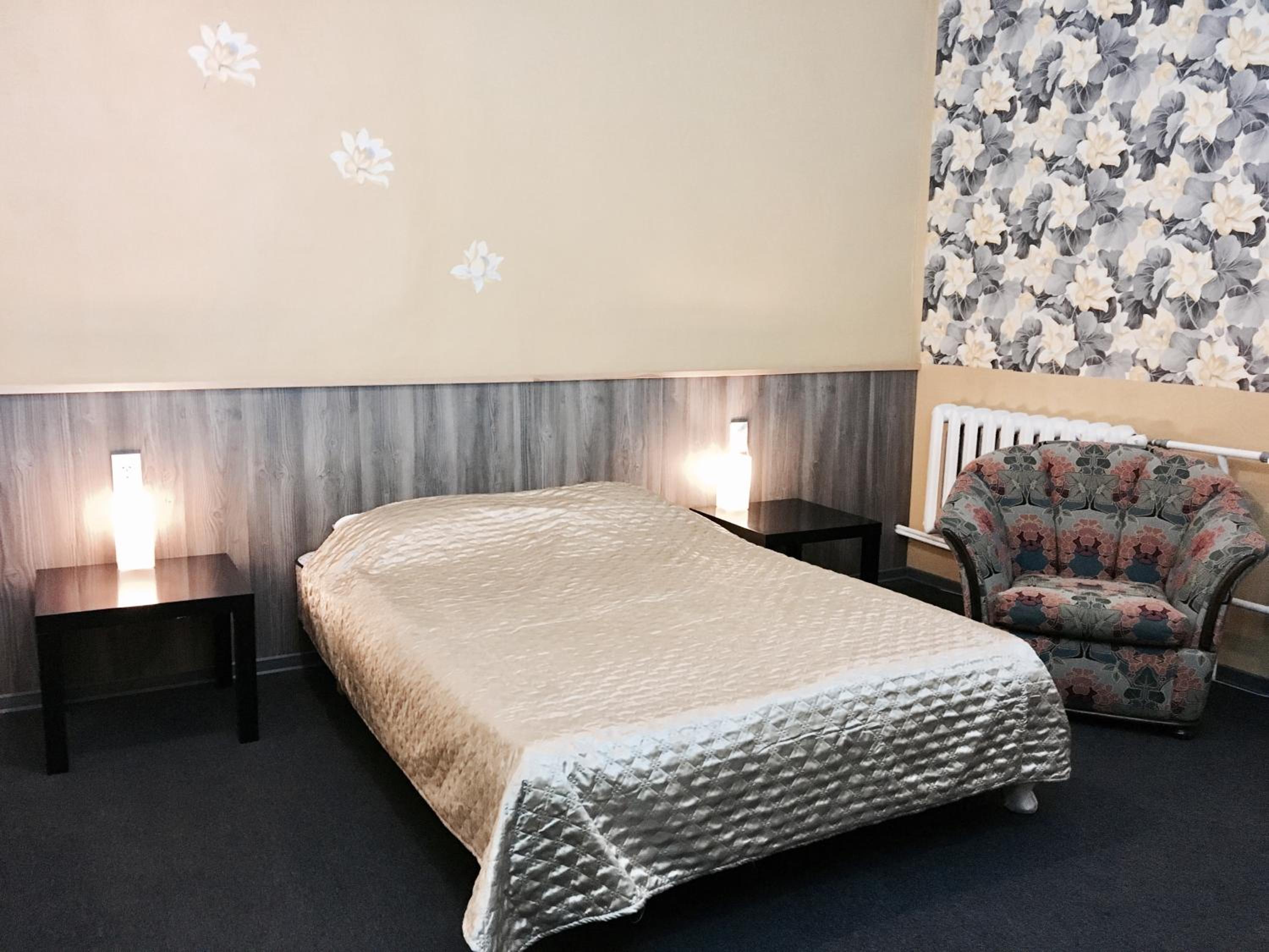 Double or Twin Room with Shared Bathroom photo 1