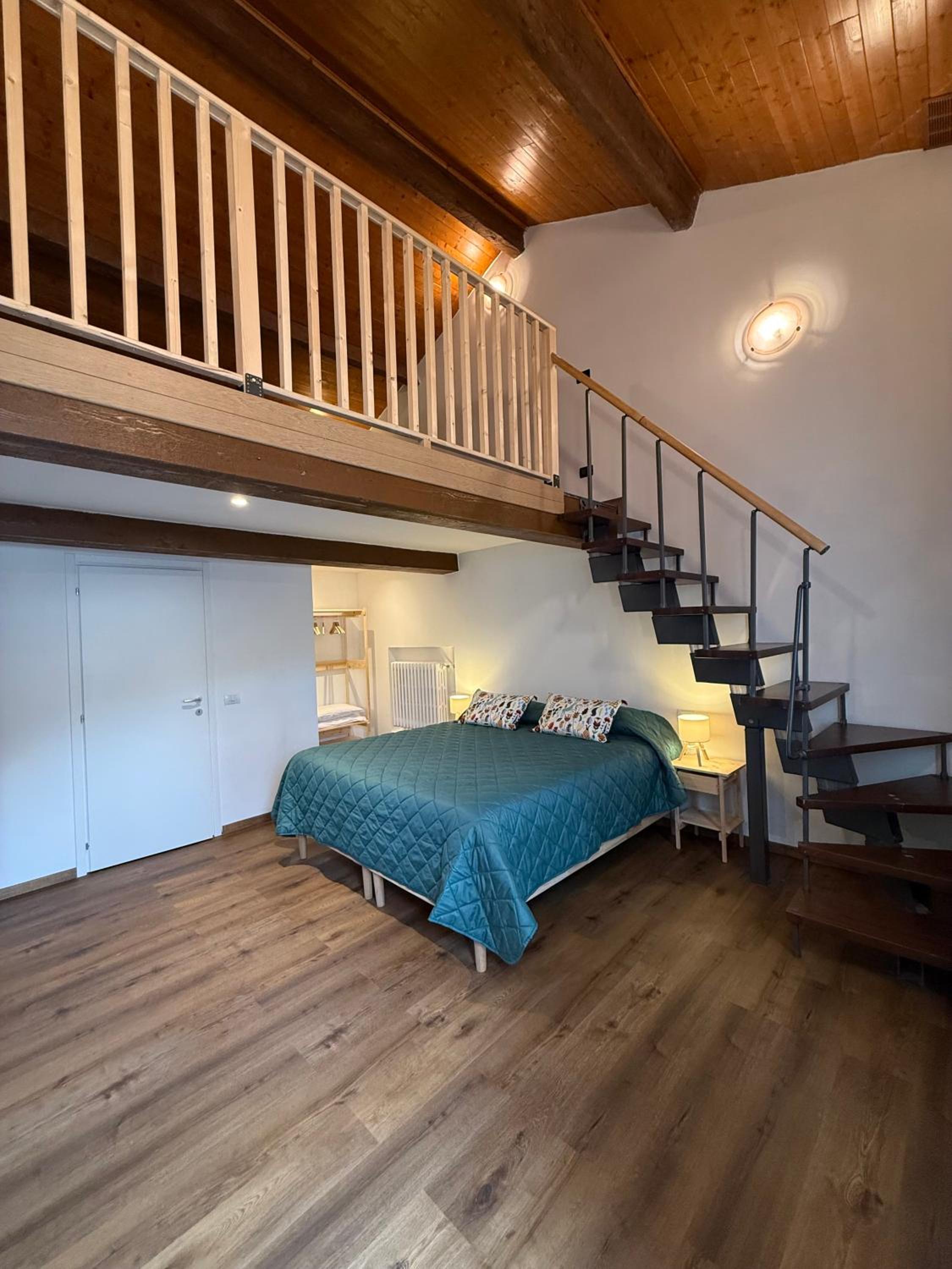 Family Duplex (5 people)