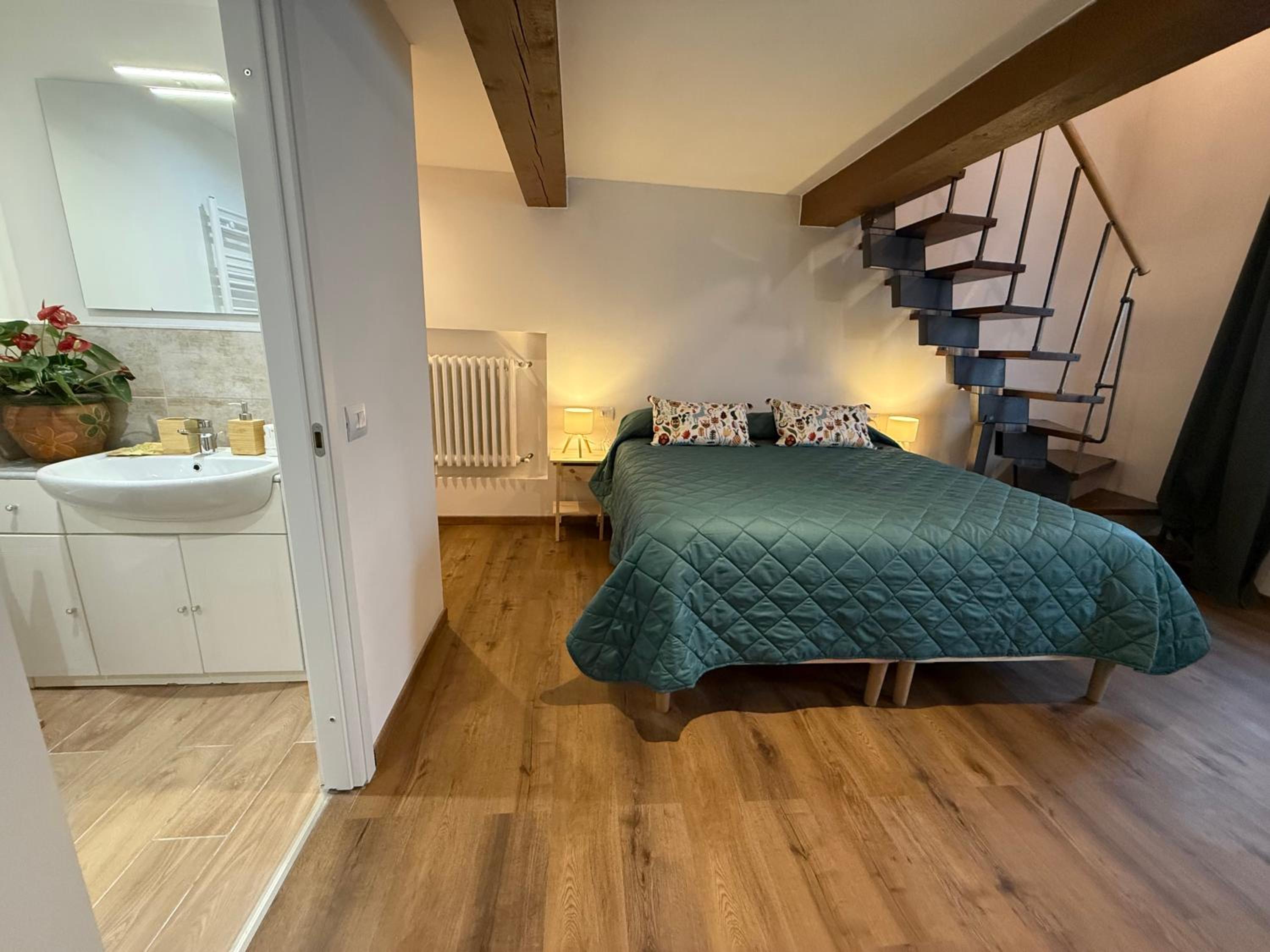 Family Duplex (5 people)