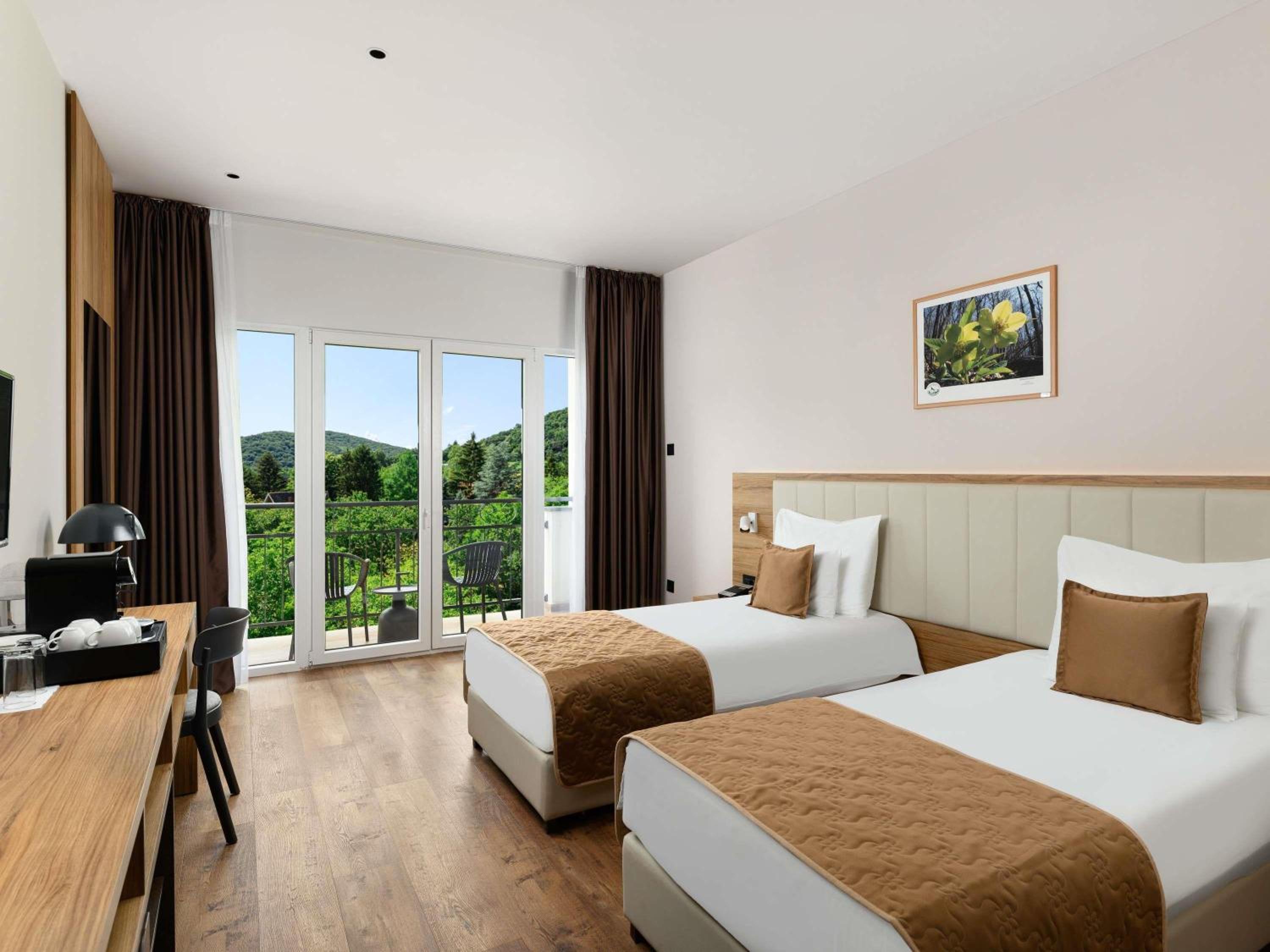 Standard Twin Room with Pool View - Photo 1