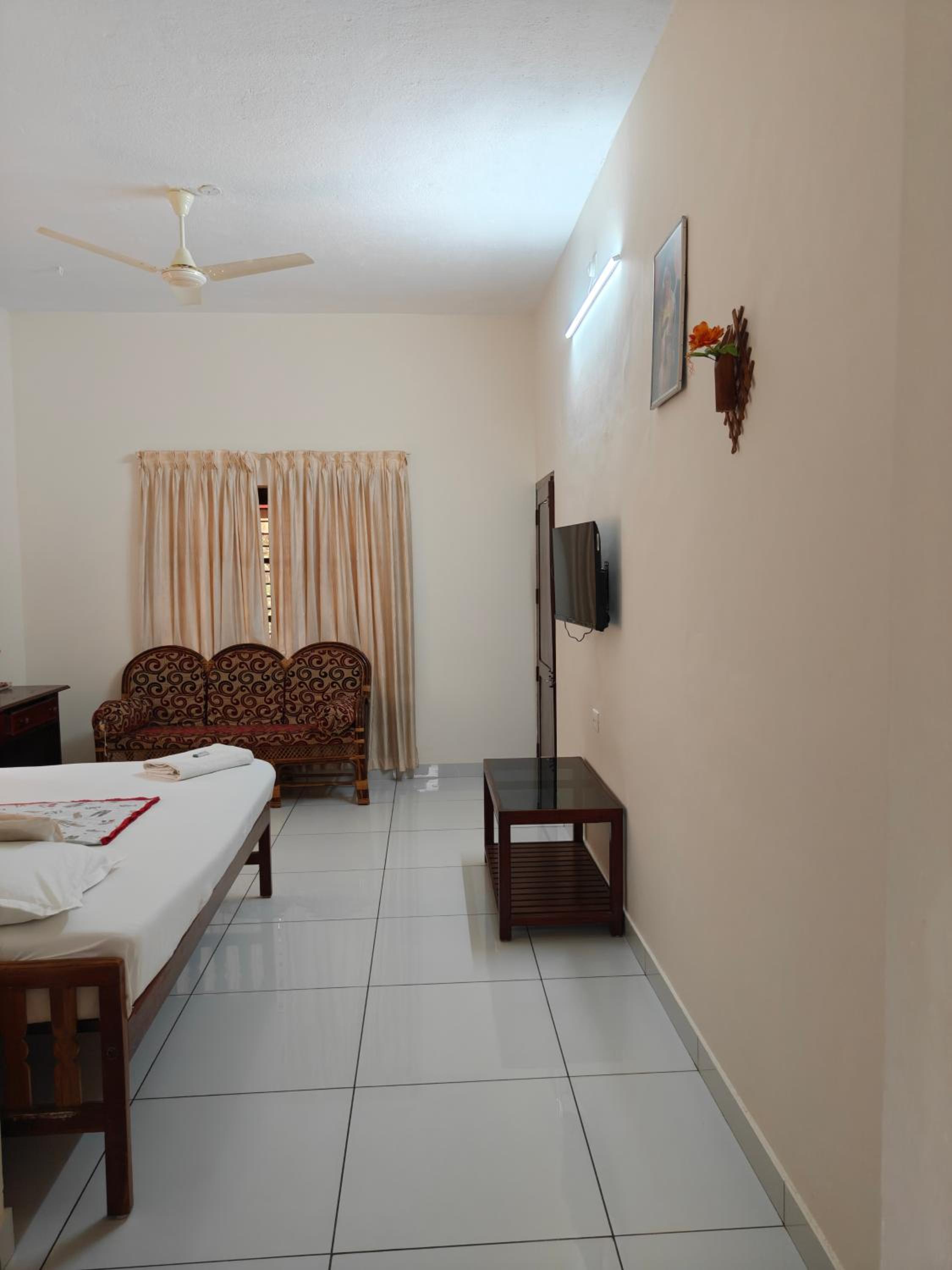 Deluxe Double Room with Balcony photo 1