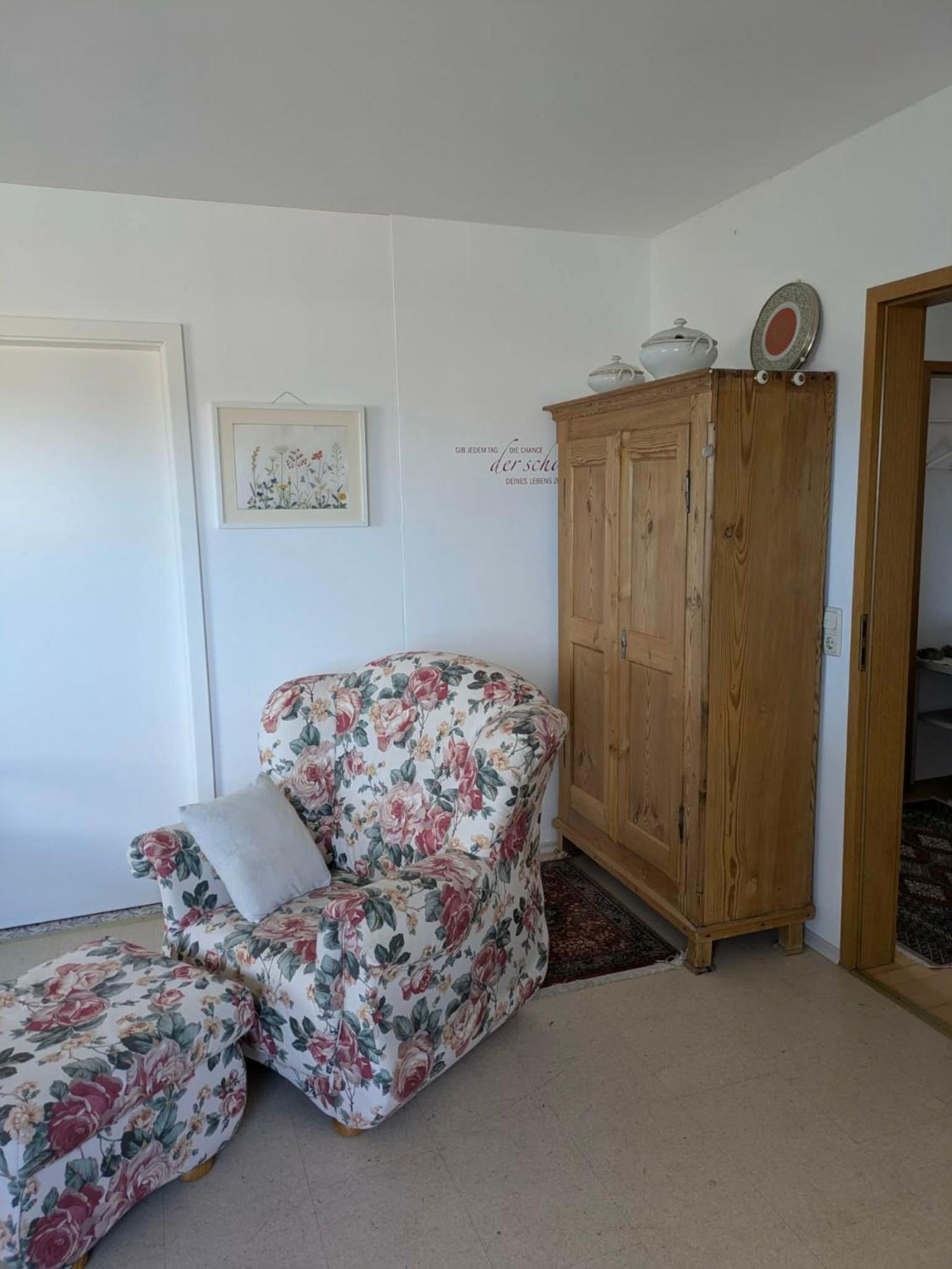 Large Double or Twin Room photo 1