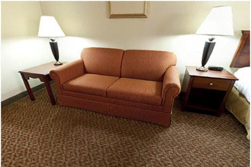 Queen Room with Two Queen Beds - Mobility Access Tub/Non-Smoking - Photo 5
