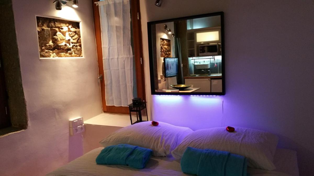 Deluxe Apartment photo 2