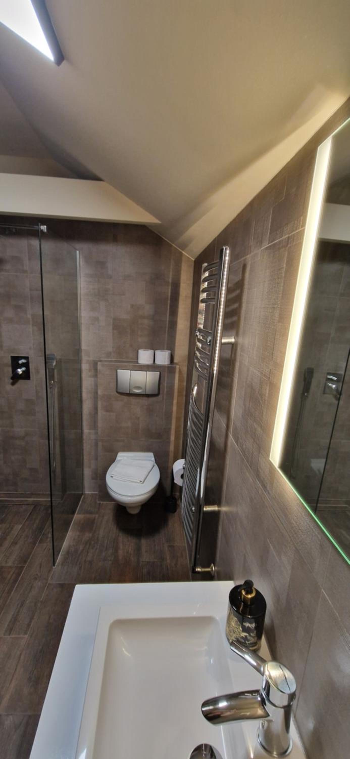 Family Room with Private Bathroom photo 3