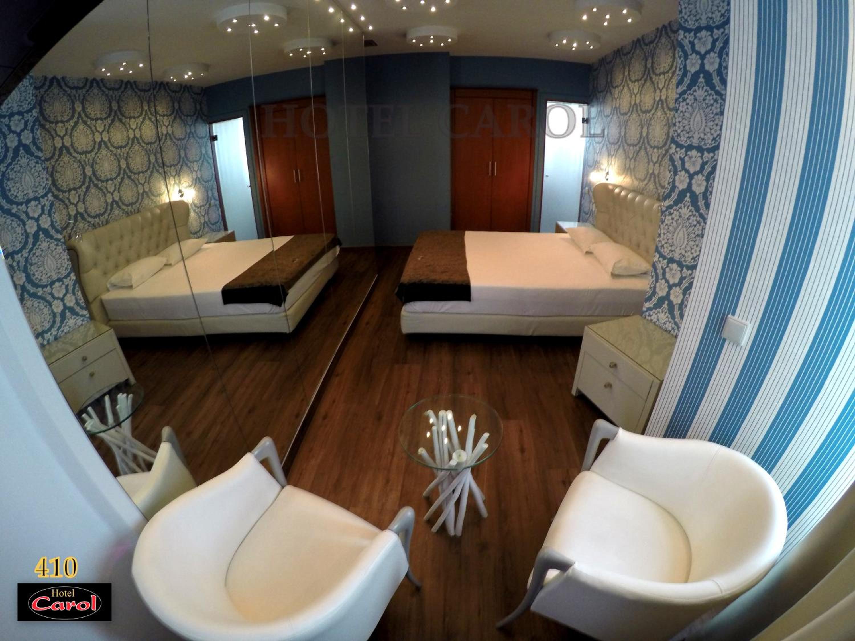 Double Room - Photo 17