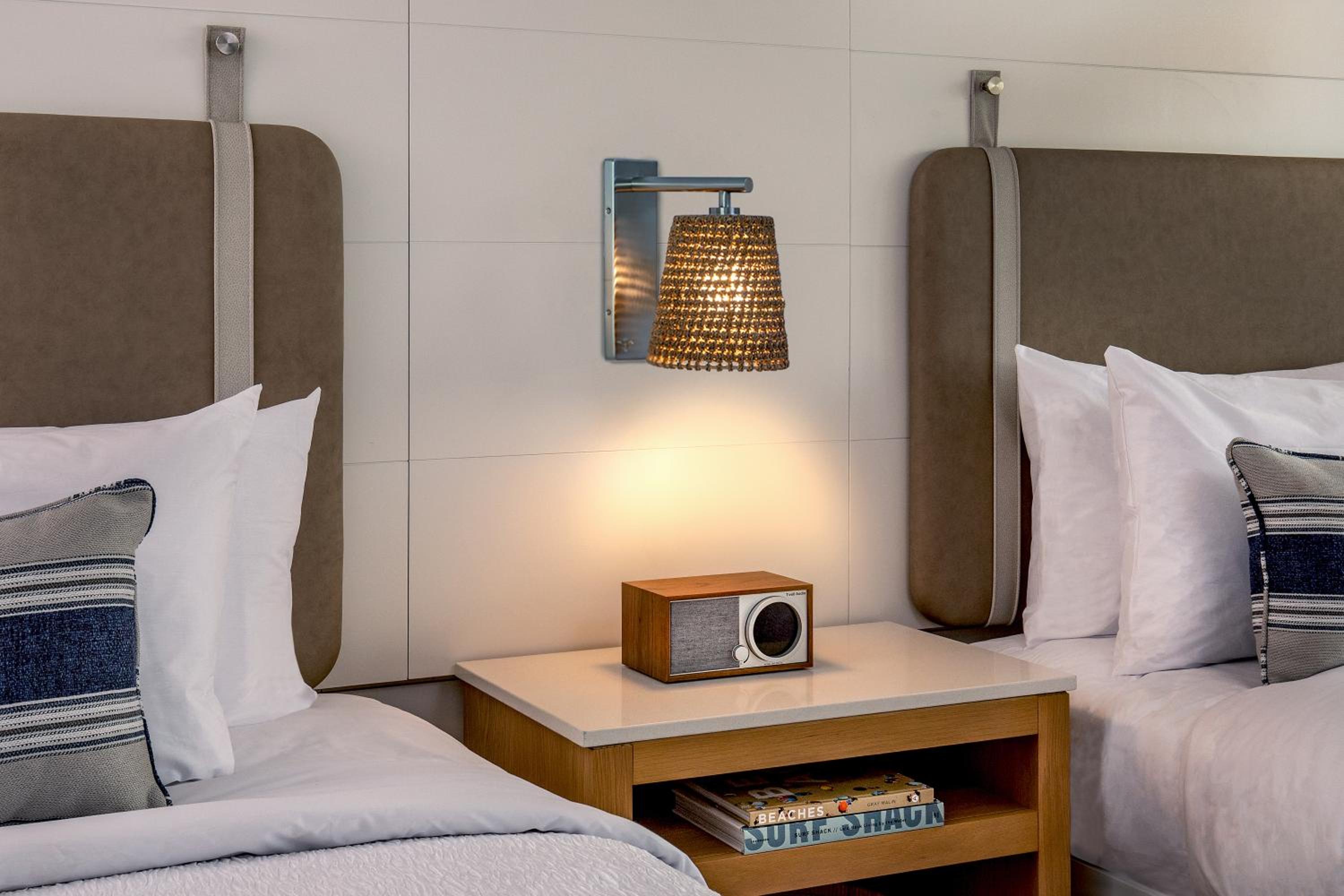 Queen Room with Two Queen Beds and Adapted Tub - Mobility and Hearing Accessible photo 3