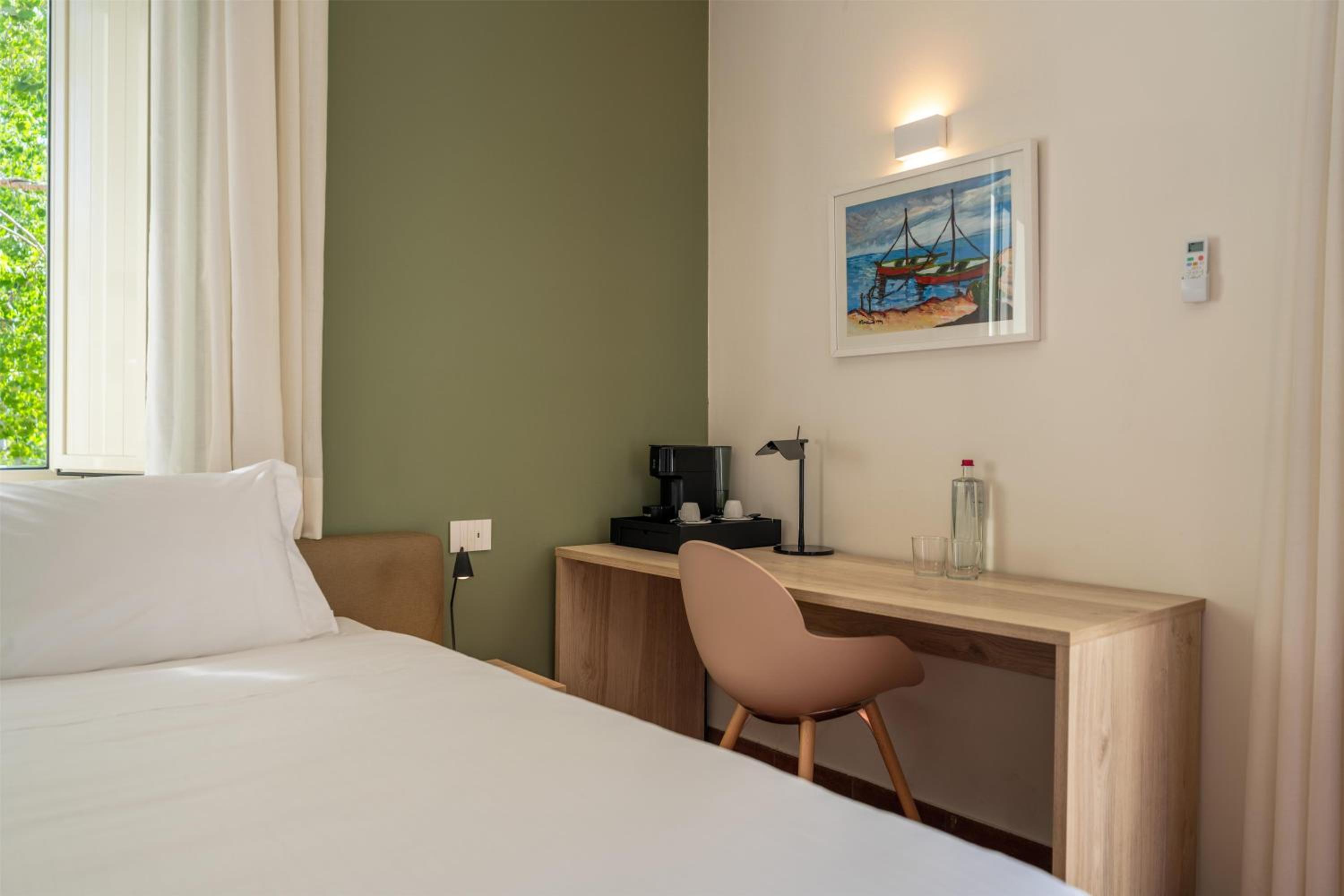 Twin Room with Balcony - Club House