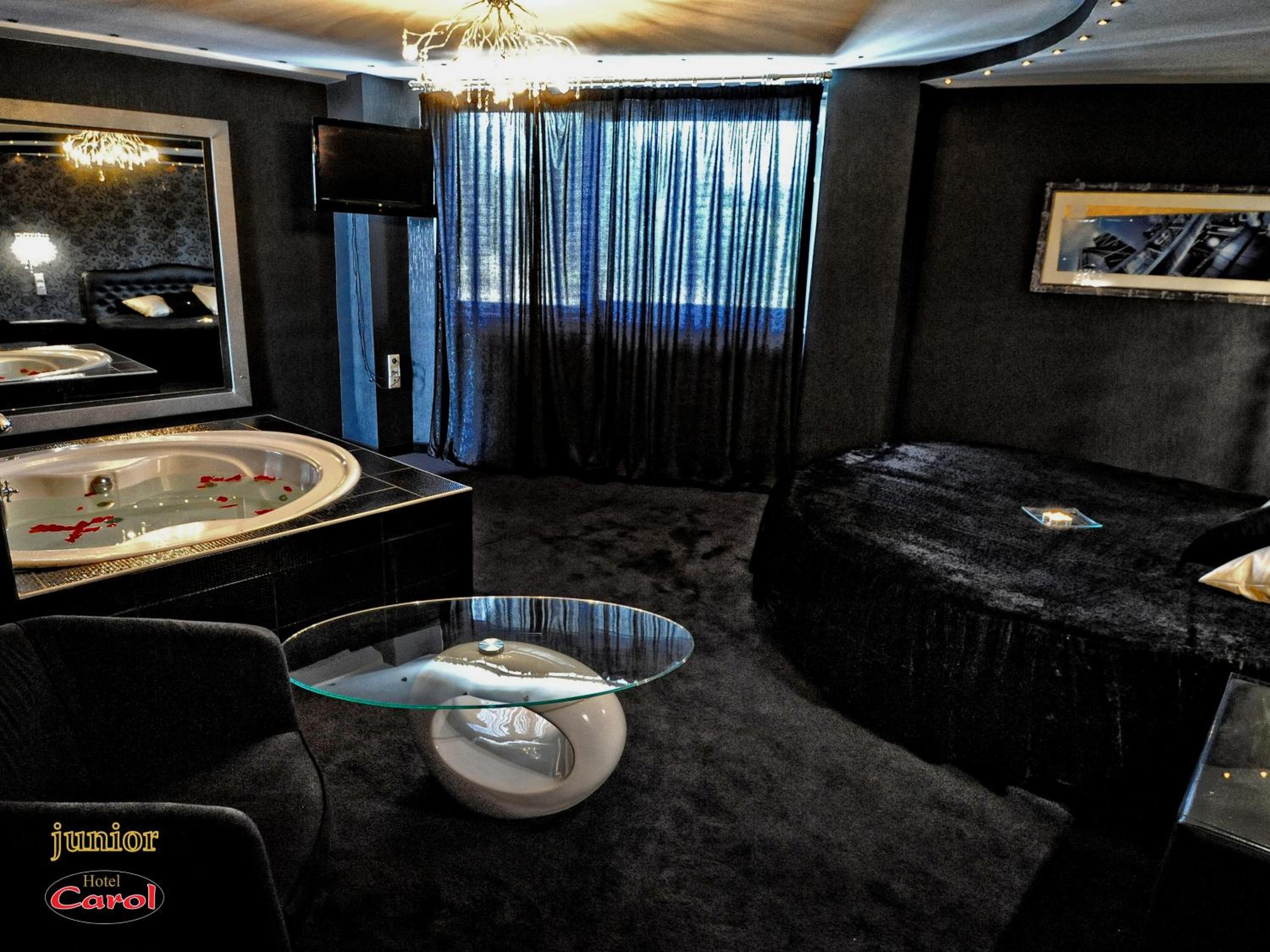 Suite - Photo 6
