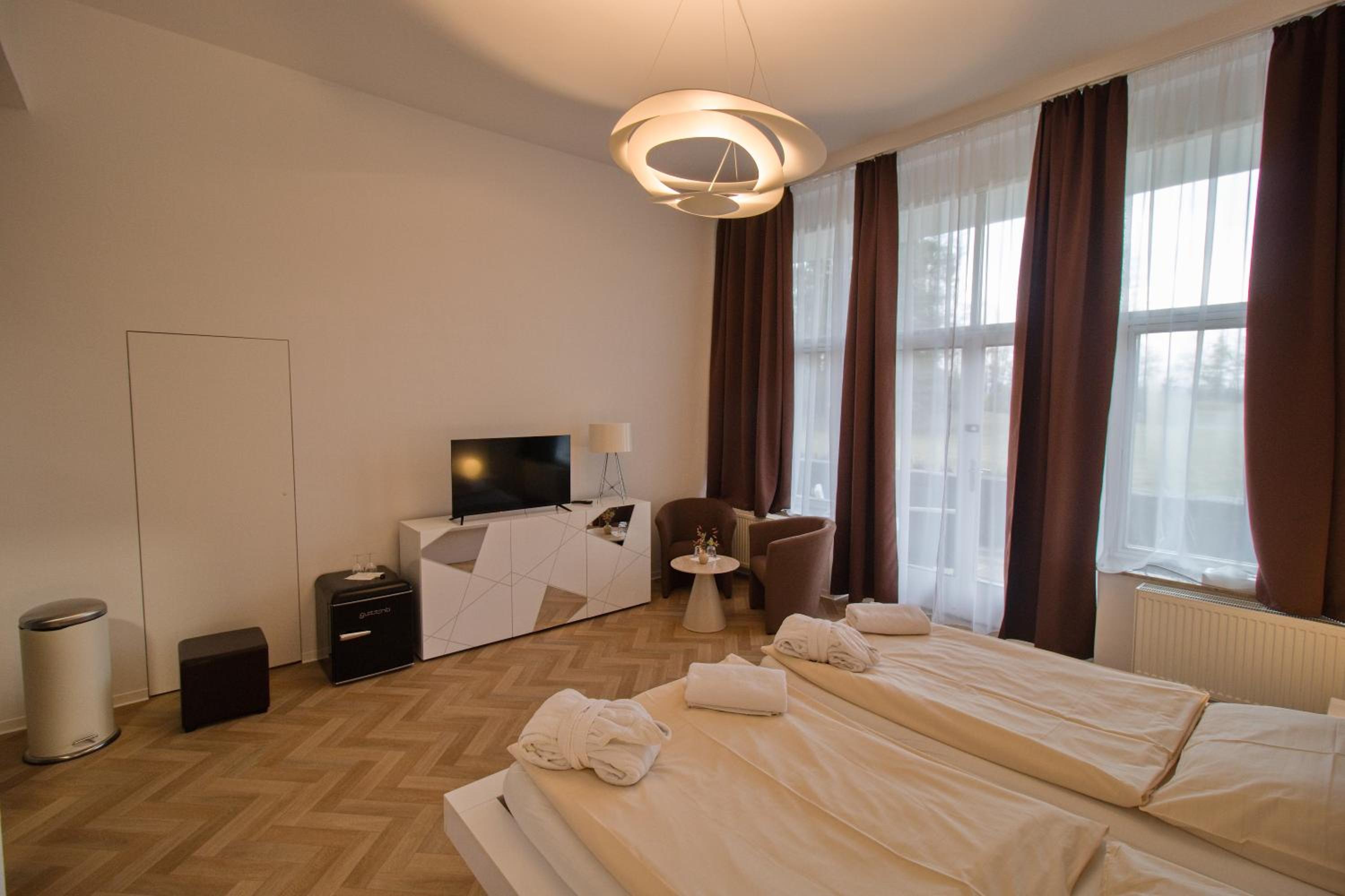 Double Room with Patio photo 1