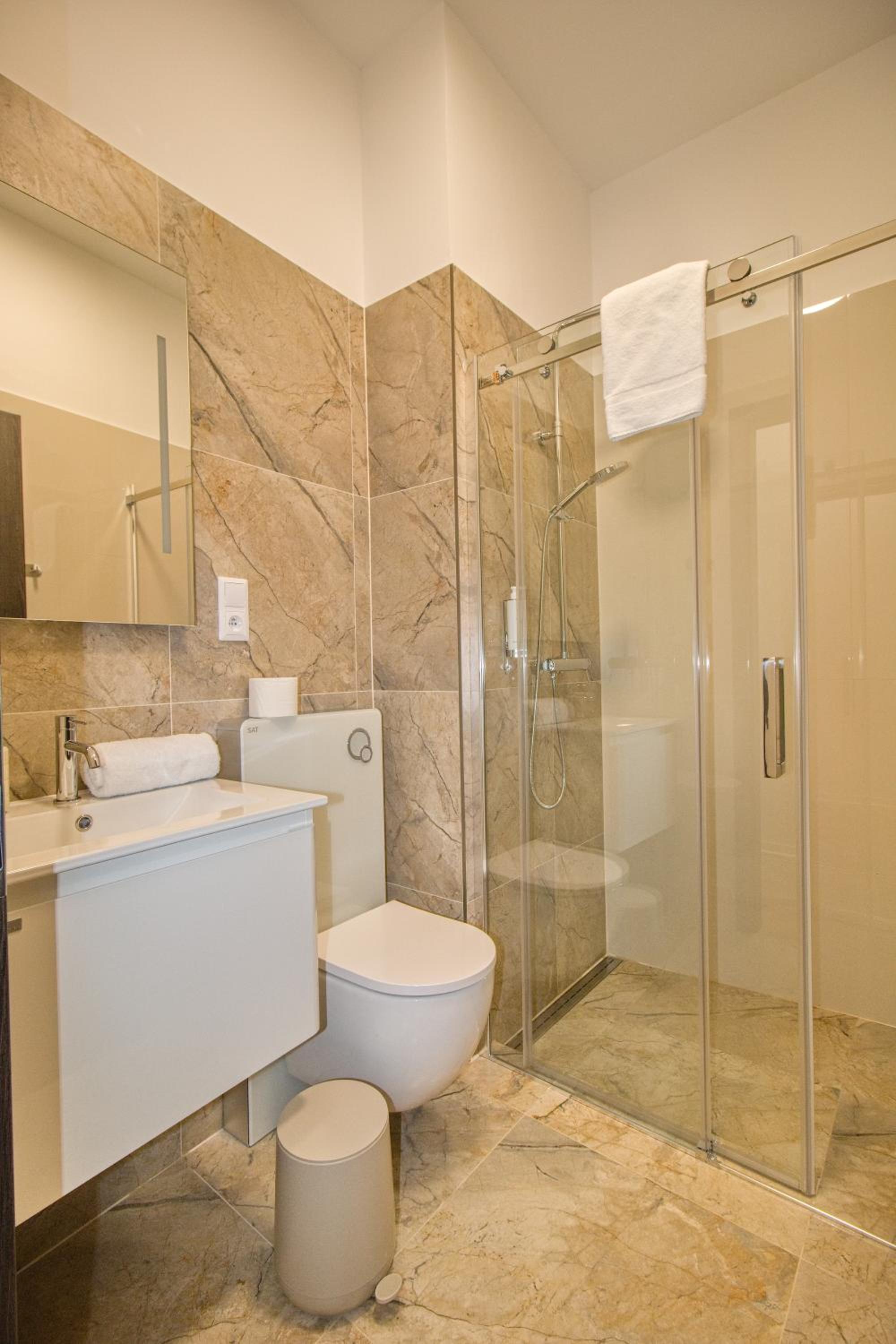 Double or Twin Room with Balcony photo 2