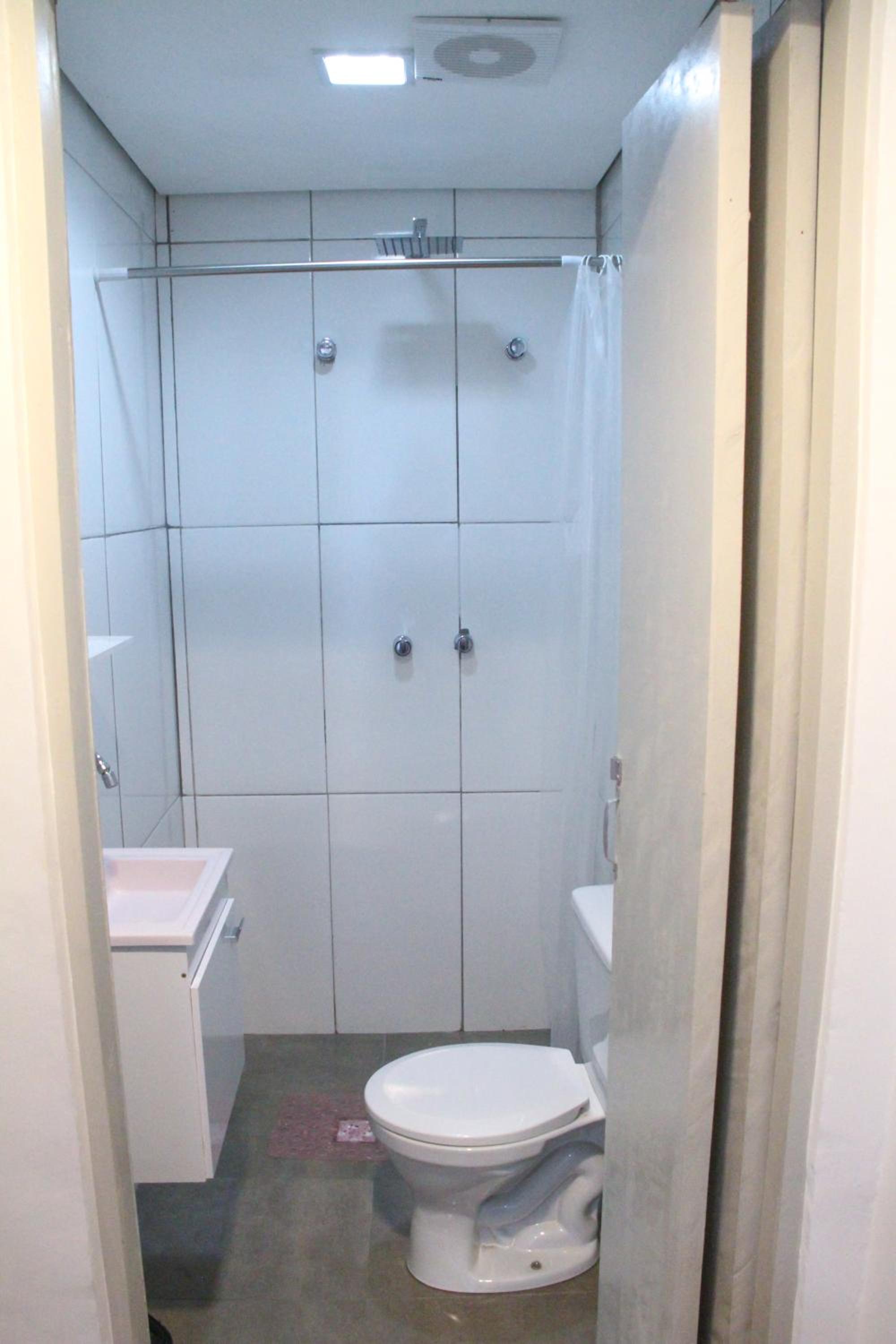 Apartment With Shared Bathroom