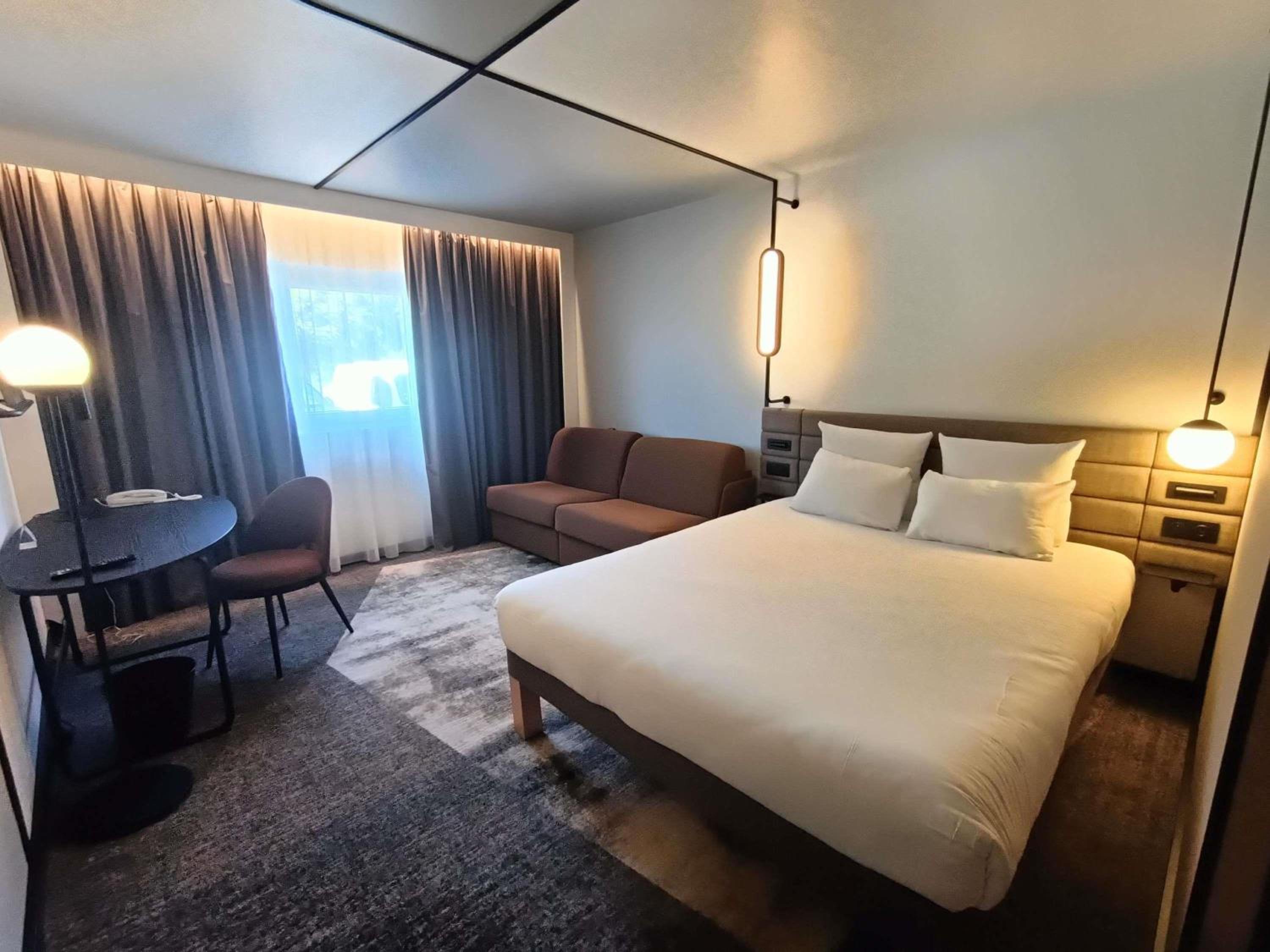 Premium Family Room photo 1