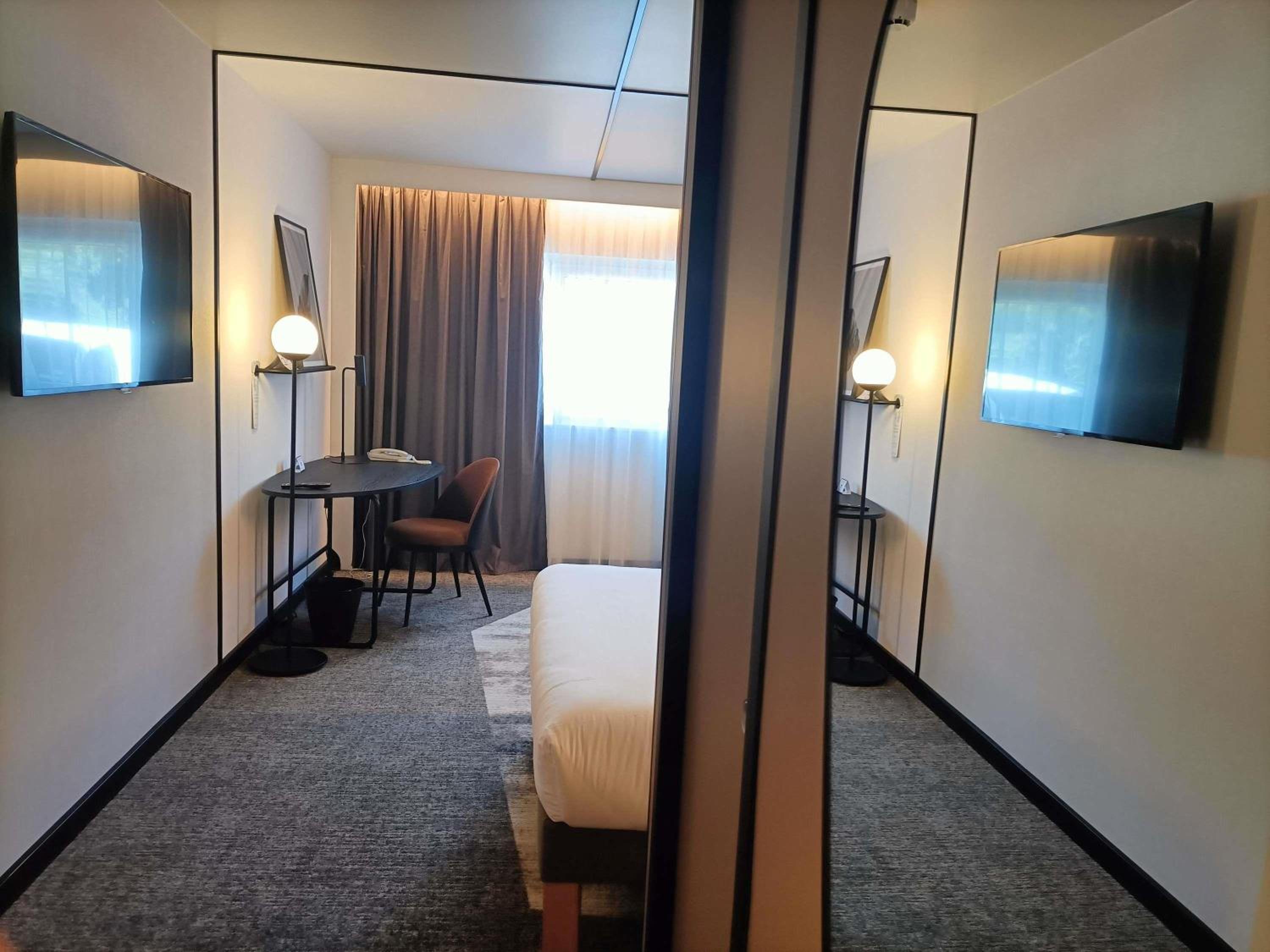 Premium Family Room photo 3