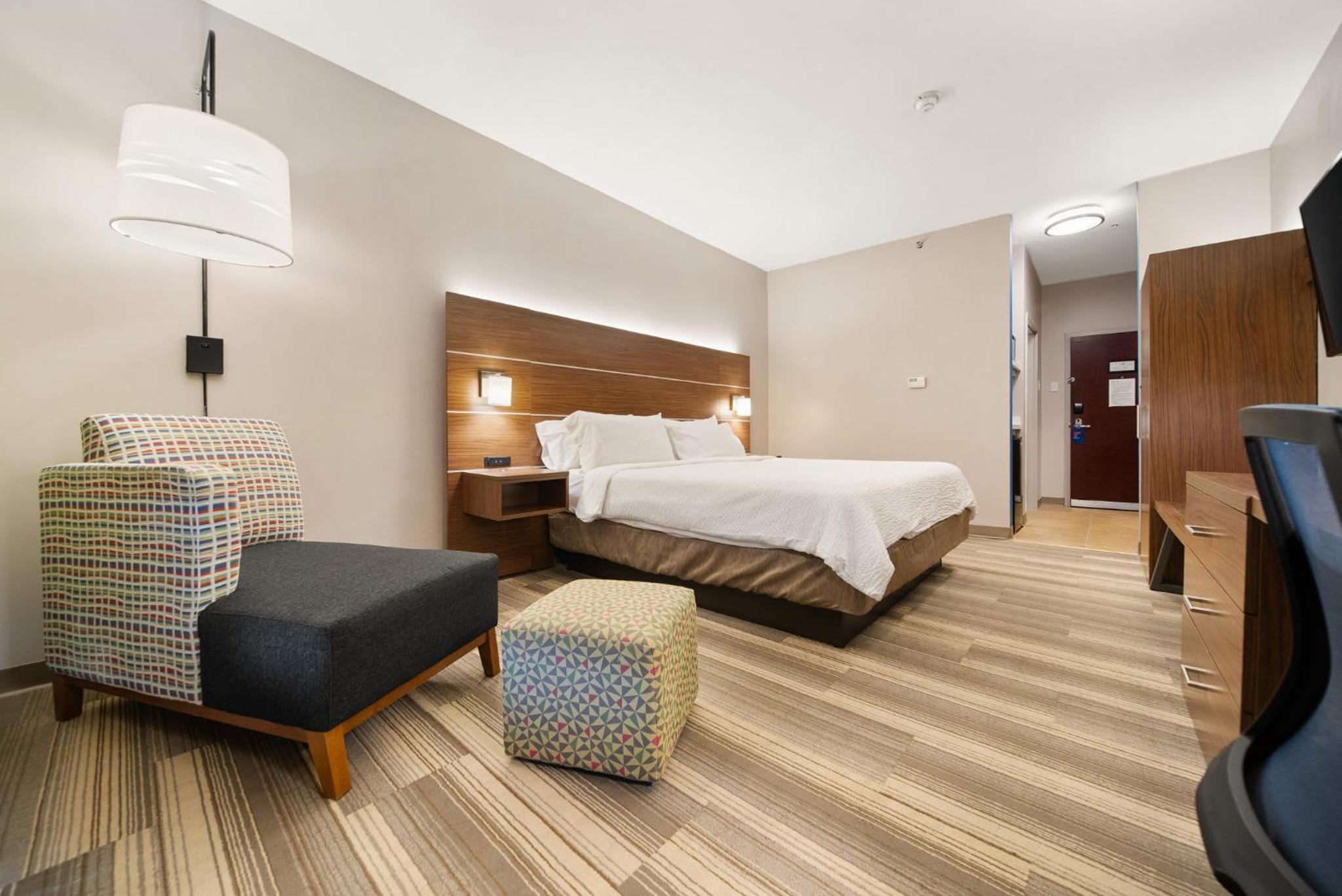 Standard King Room - Photo 2