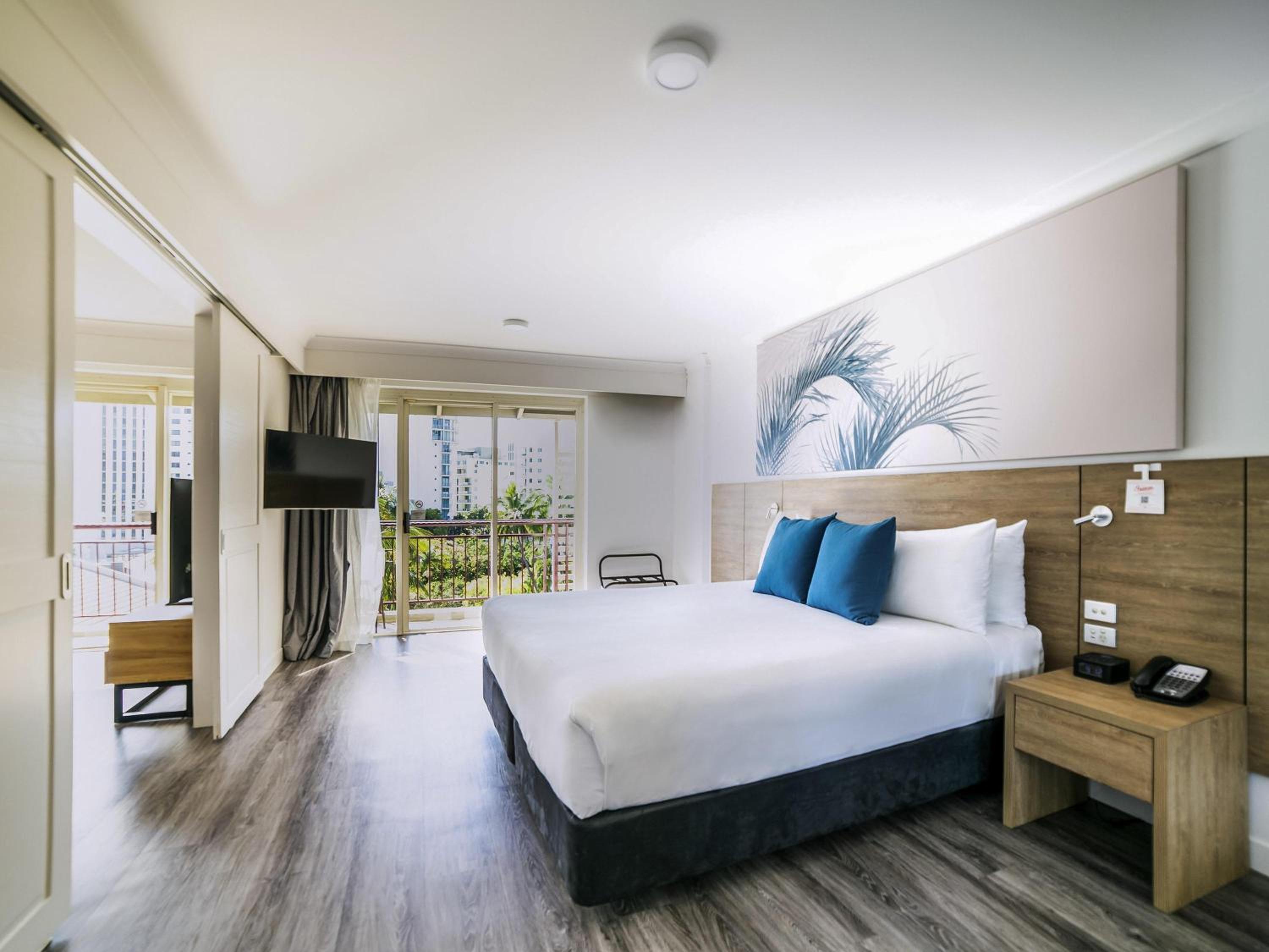 Deluxe King Suite