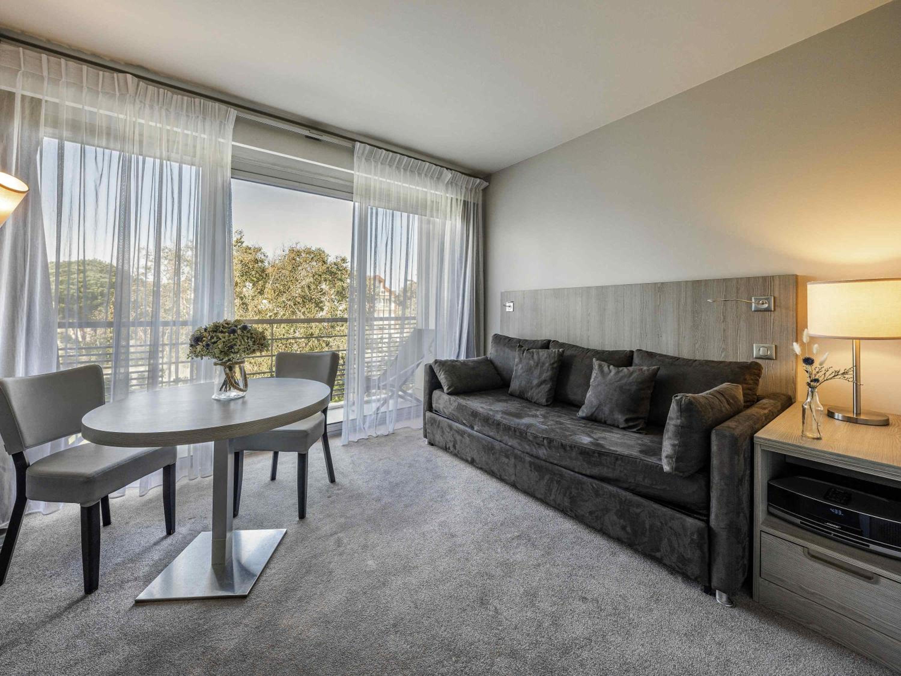 Classic Suite with Inland View and Sofa Bed - Photo 1