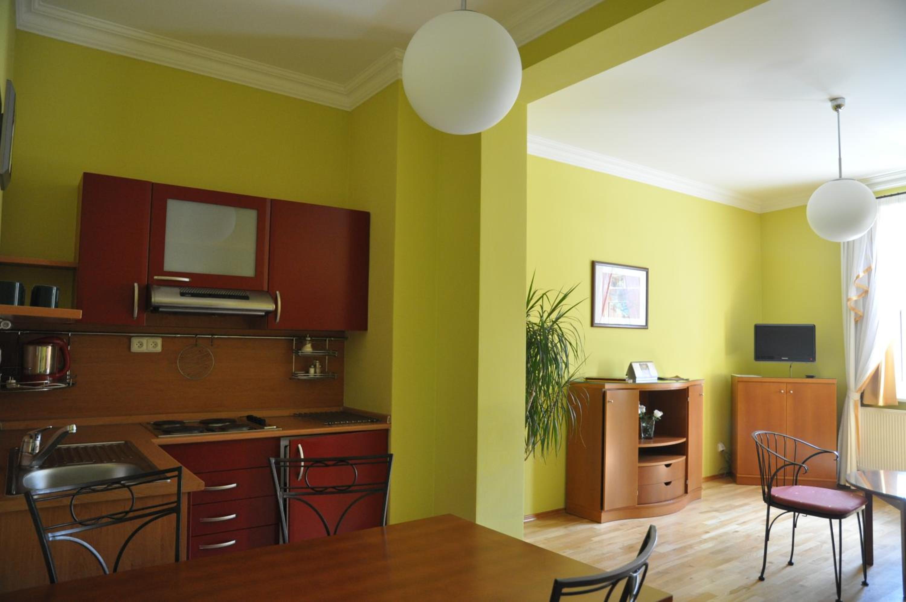 Family Room photo 2