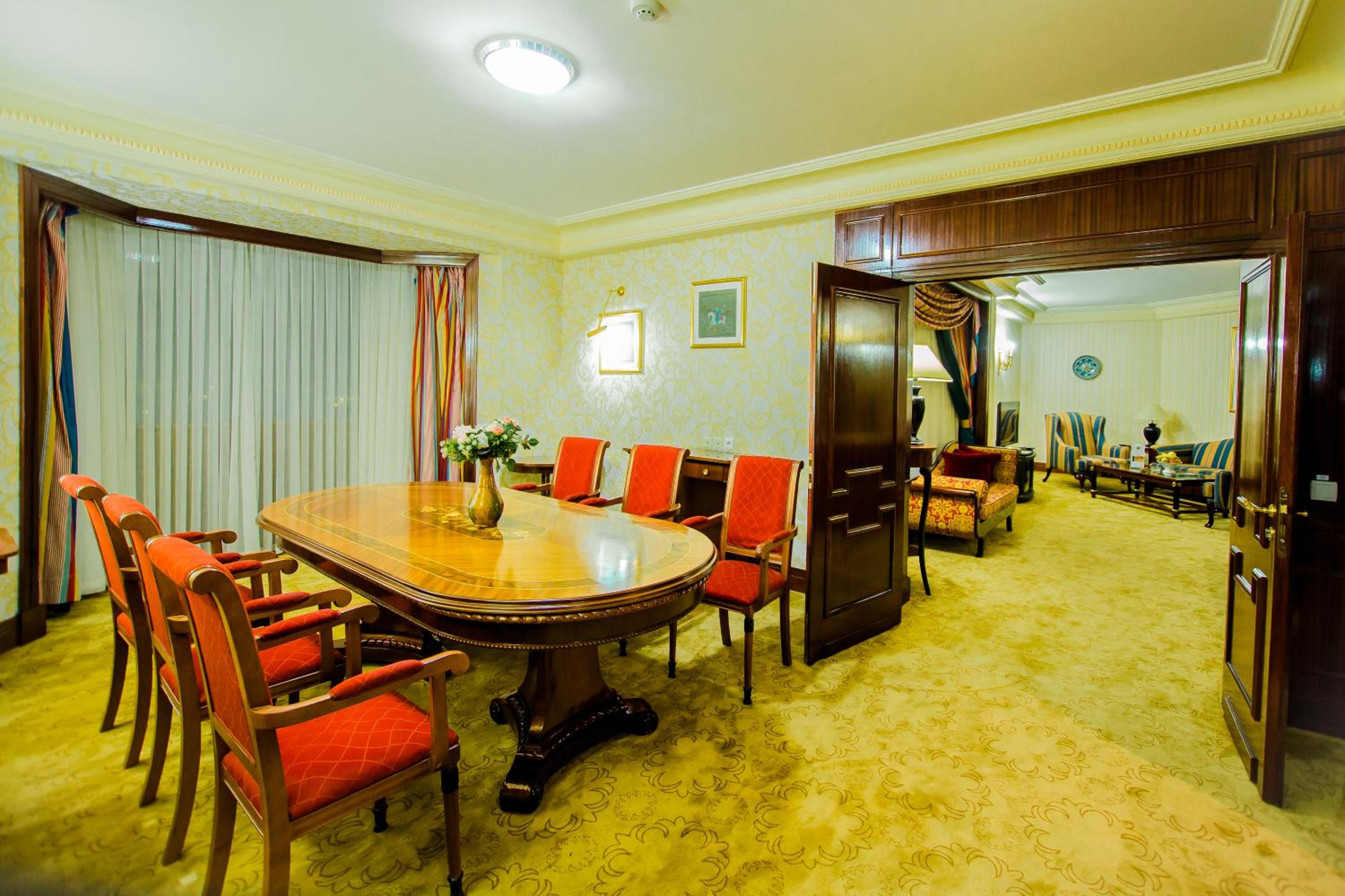 Presidential Suite photo 3